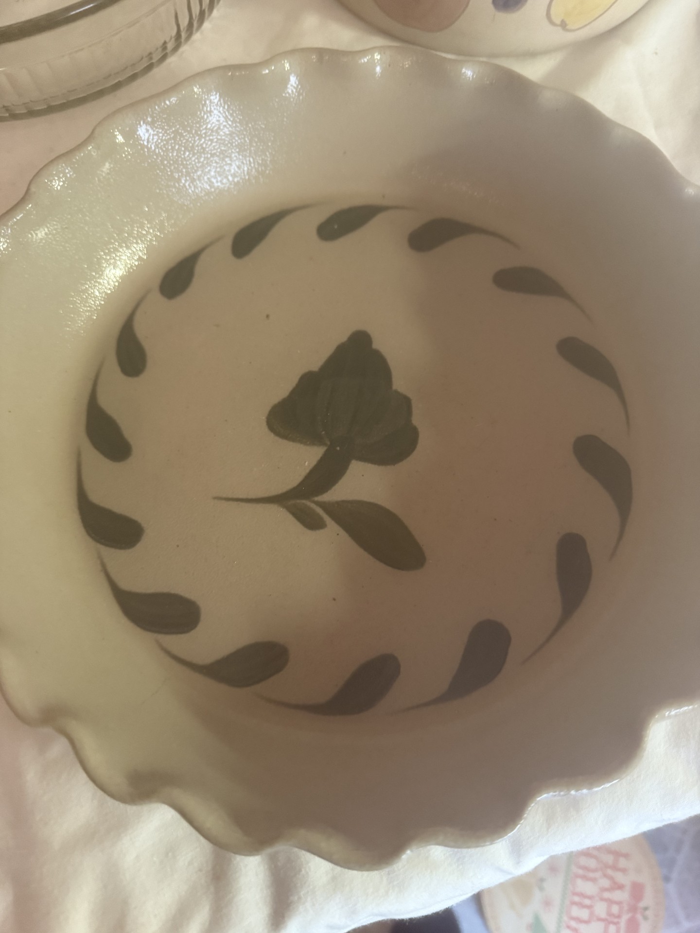 Assorted bakeware: Pyrex glass casserole with lid, glass baking dishes, and Salmon Falls stoneware fruit-pattern dish - image 6 of 13