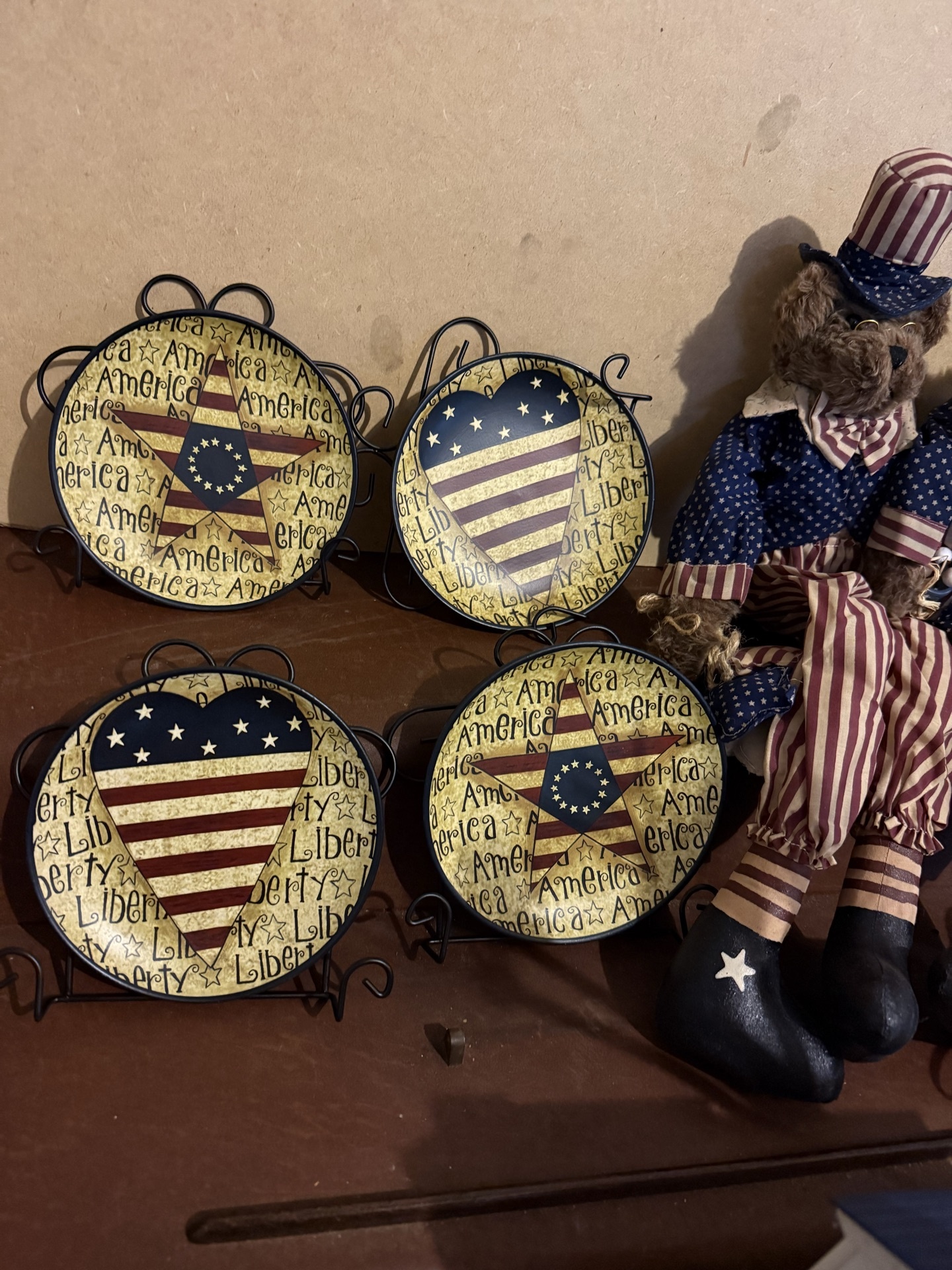 Patriotic Americana home decor collection - image 2 of 6