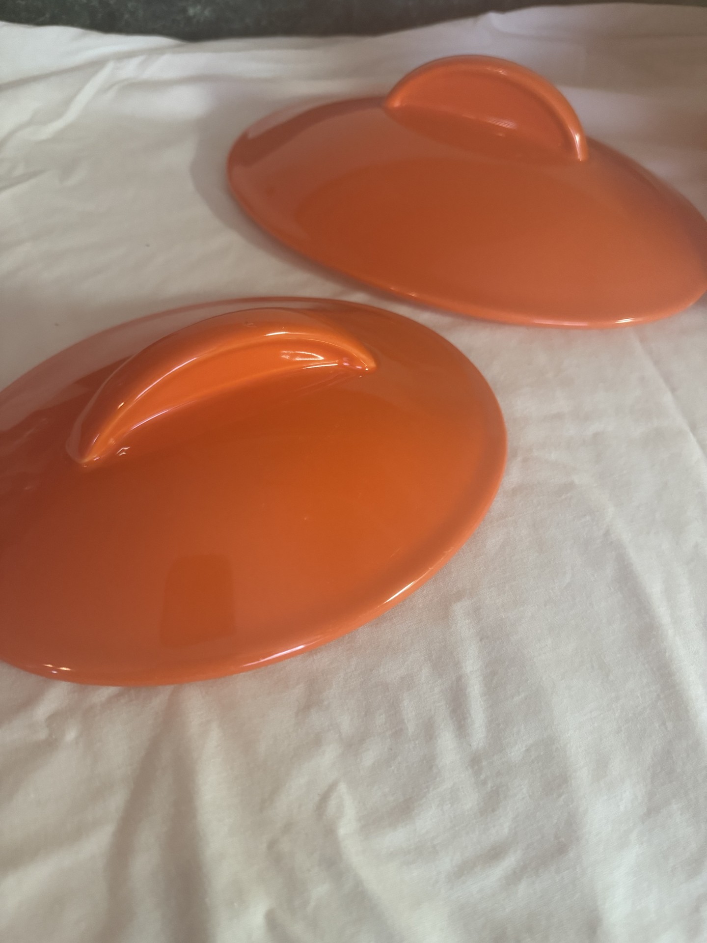 Rachel Ray Orange ceramic bakeware set with lids and a yellow rectangular baking dish - image 6 of 8