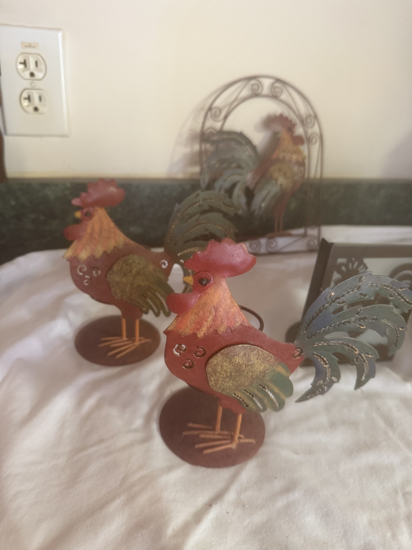 Rooster-Themed Metal Decor Set - image 3 of 9