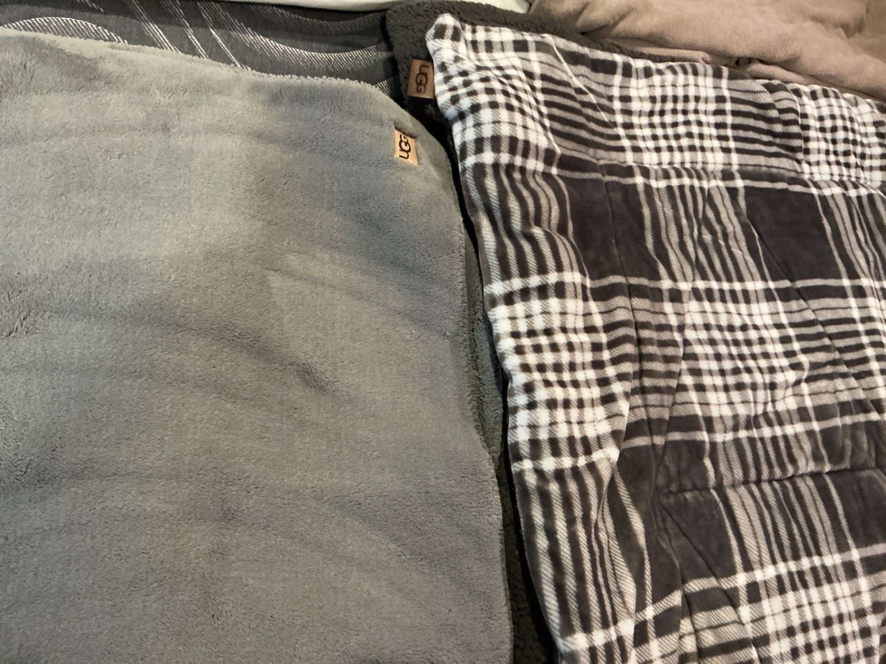 Blankets, heated pad, Ugg brand - image 3 of 7