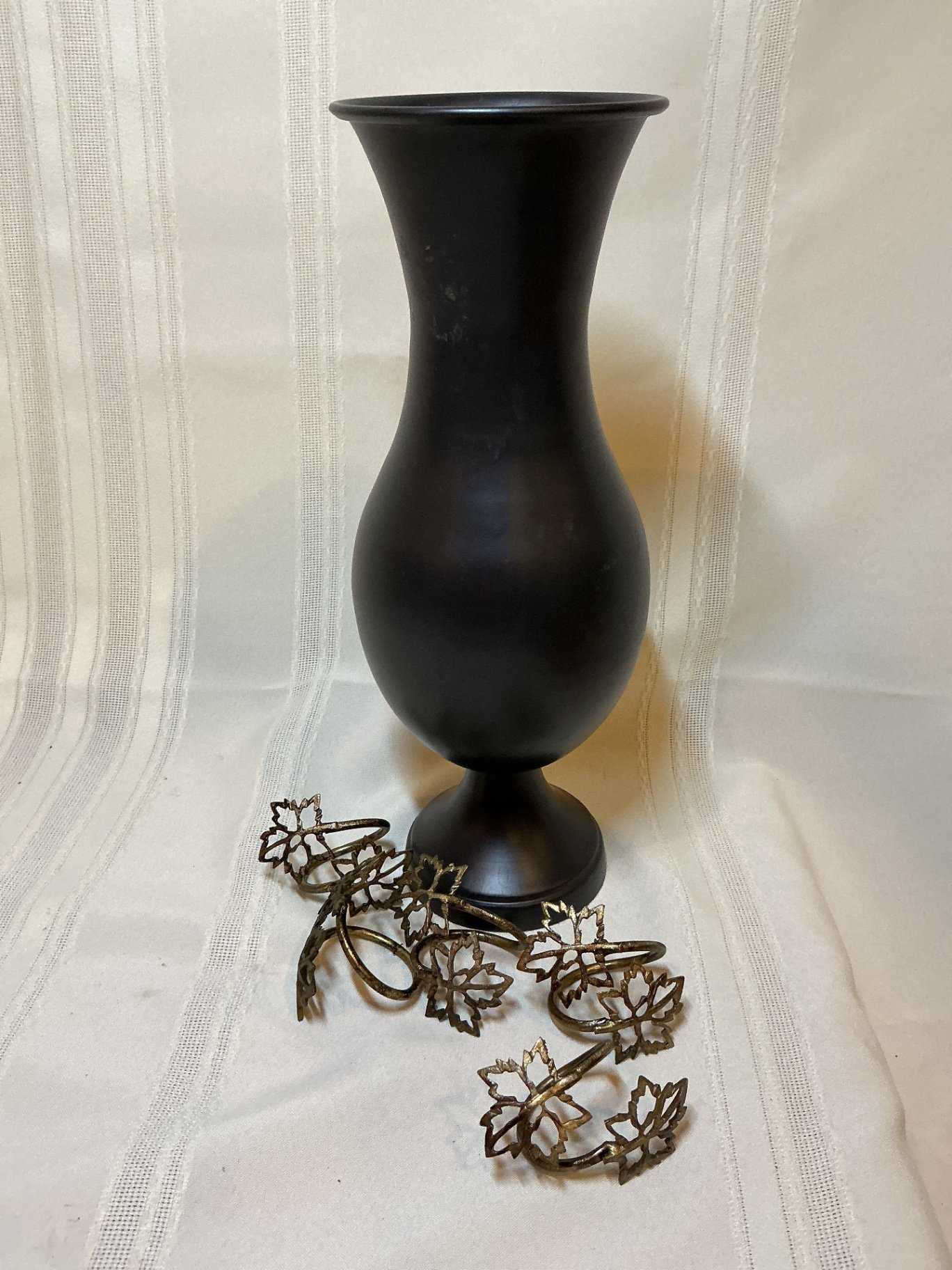 Table linens - image 8 of 8