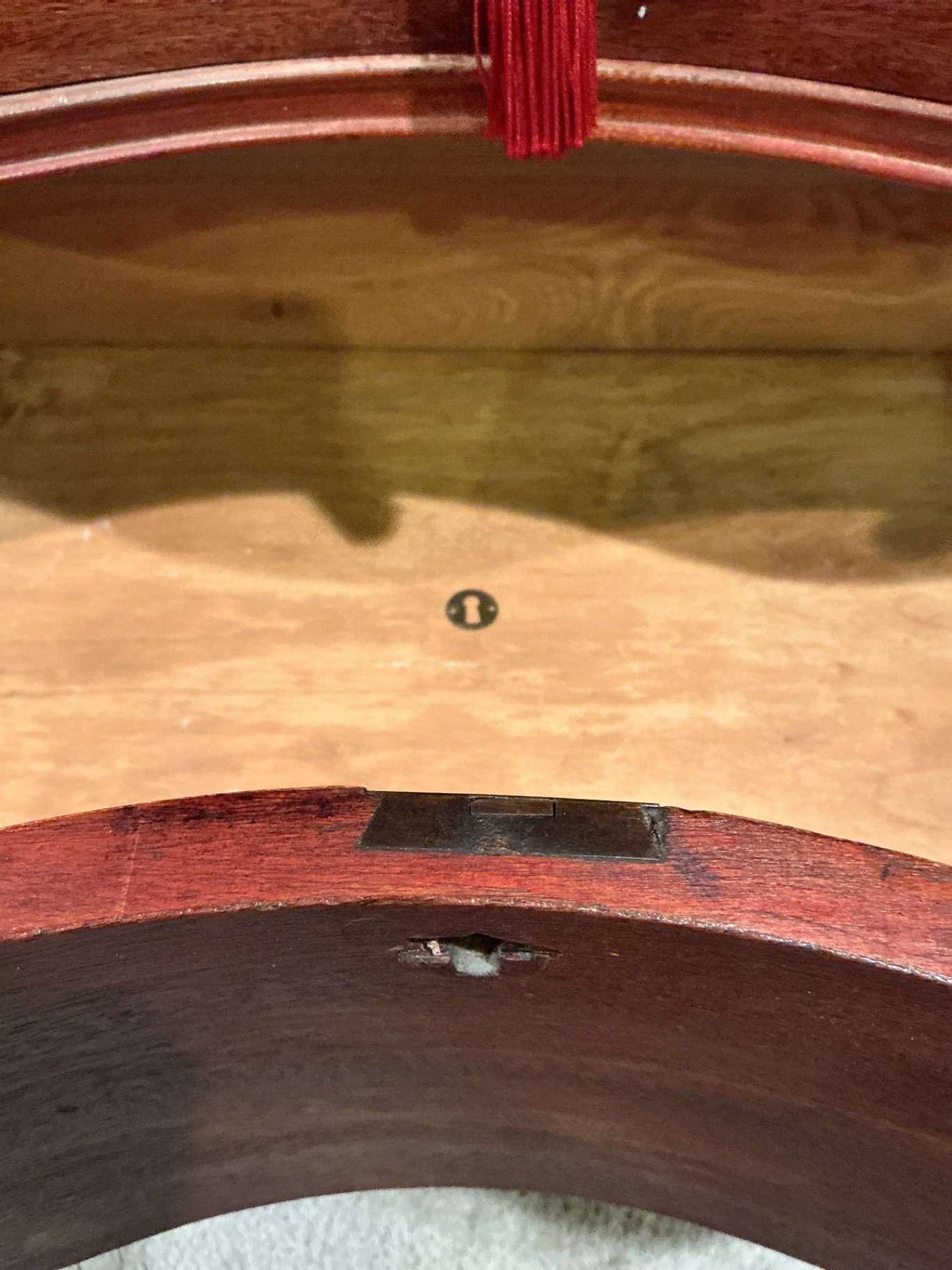 Vintage curved-front dresser with brass hardware - image 7 of 8