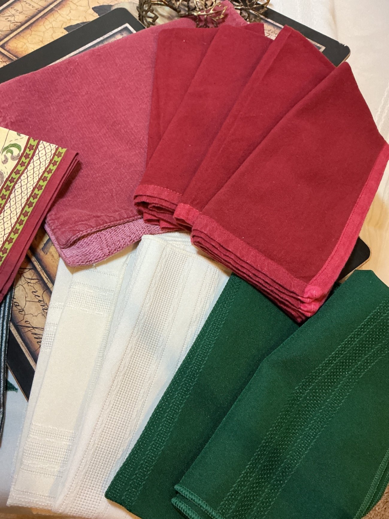 Table linens - image 6 of 8