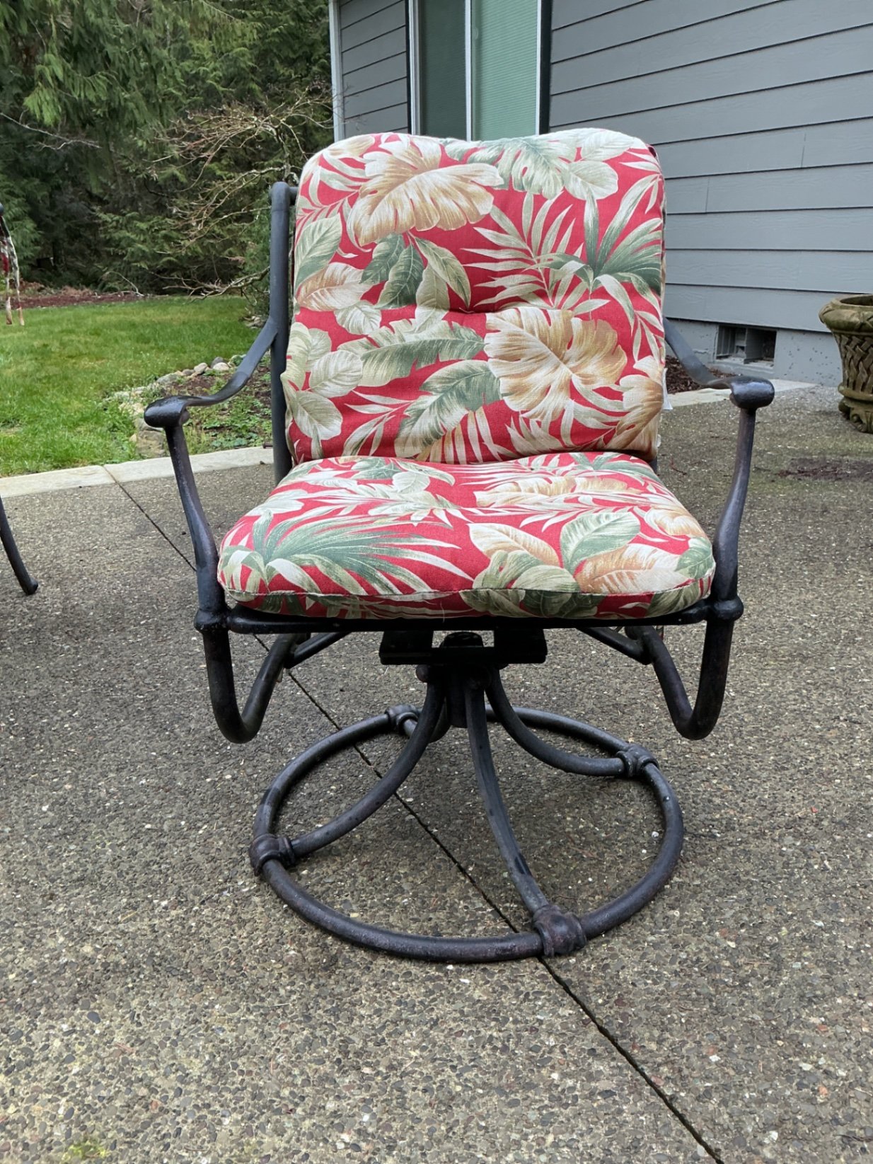 Round Metal Patio Dining Table with Four Cushioned Chairs - image 4 of 9