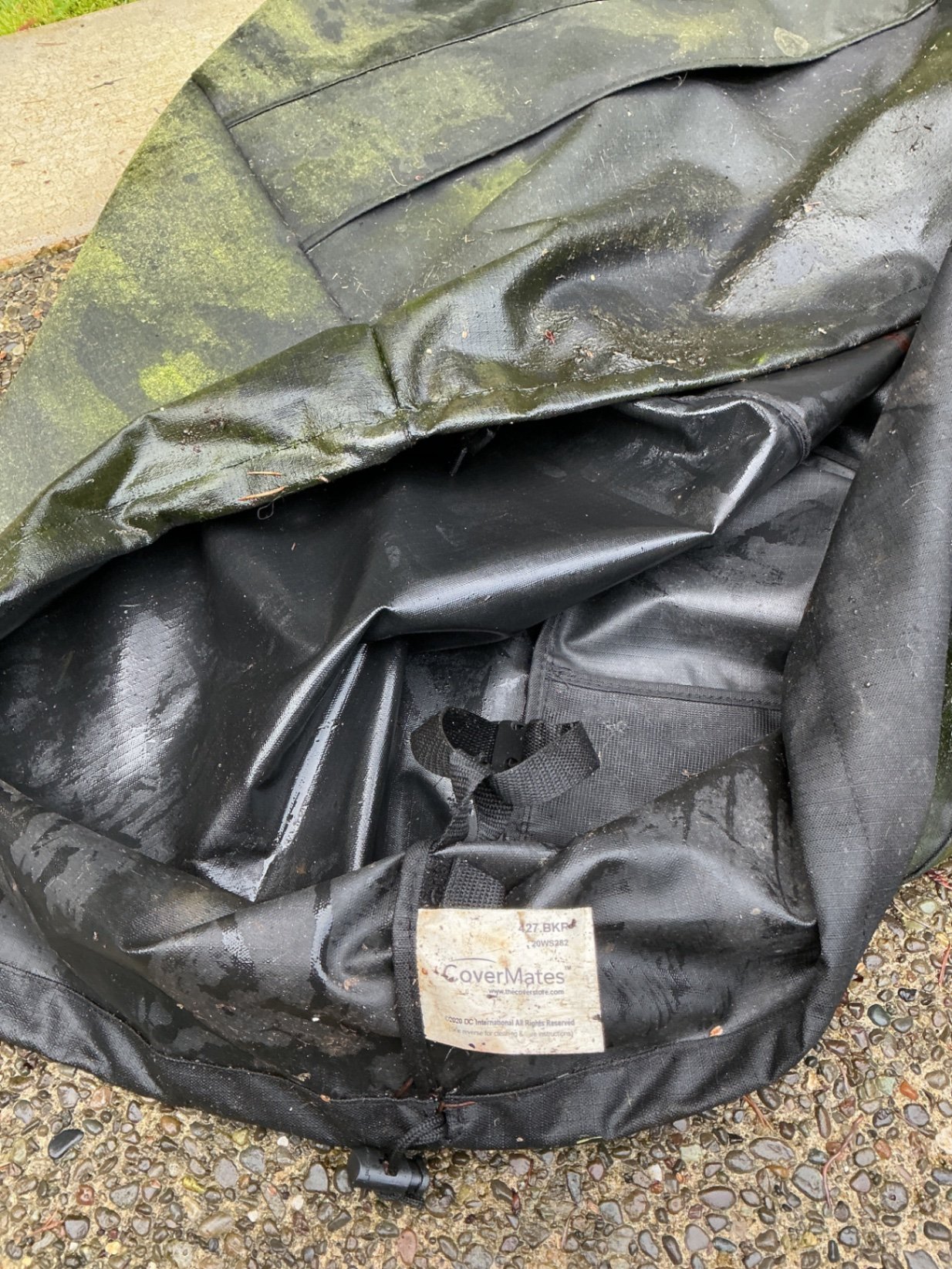 Round metal outdoor fire pit with mesh lid and cover - image 5 of 5