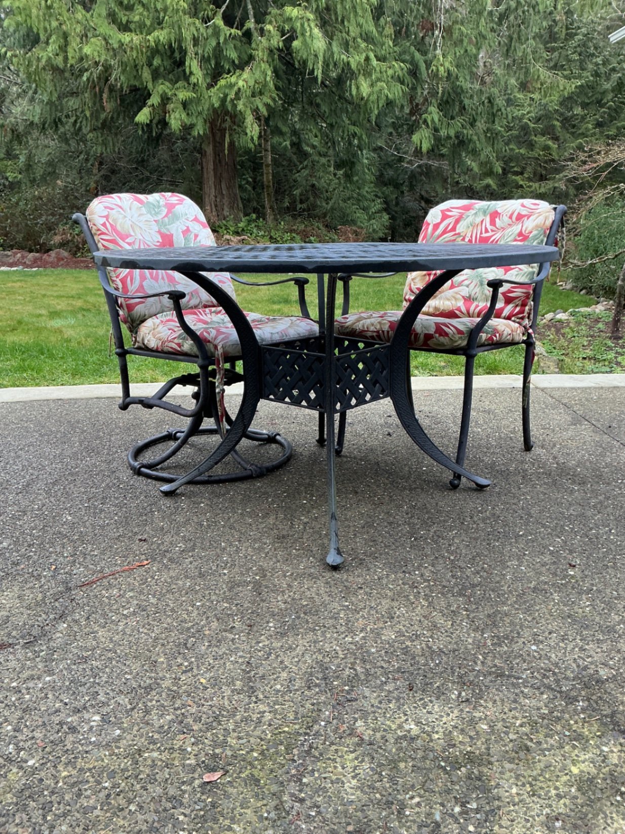 Round Metal Patio Dining Table with Four Cushioned Chairs - image 2 of 9