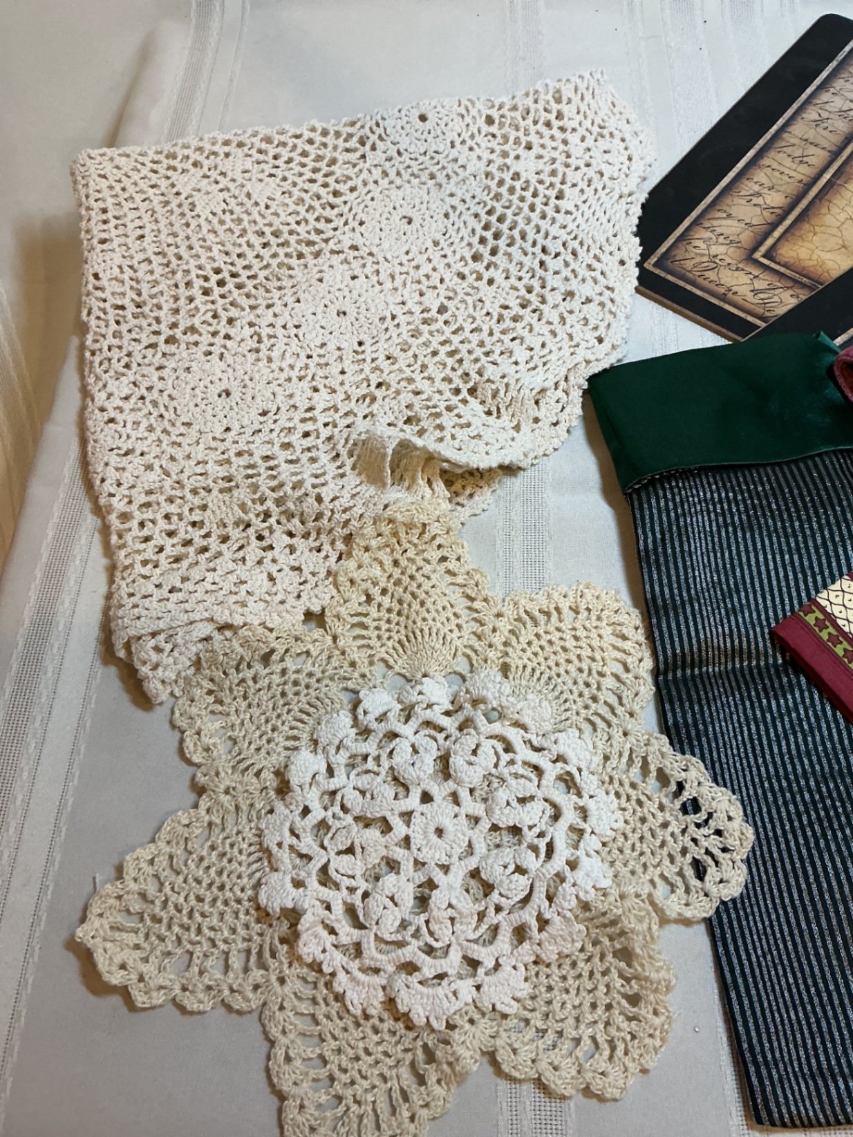 Table linens - image 5 of 8