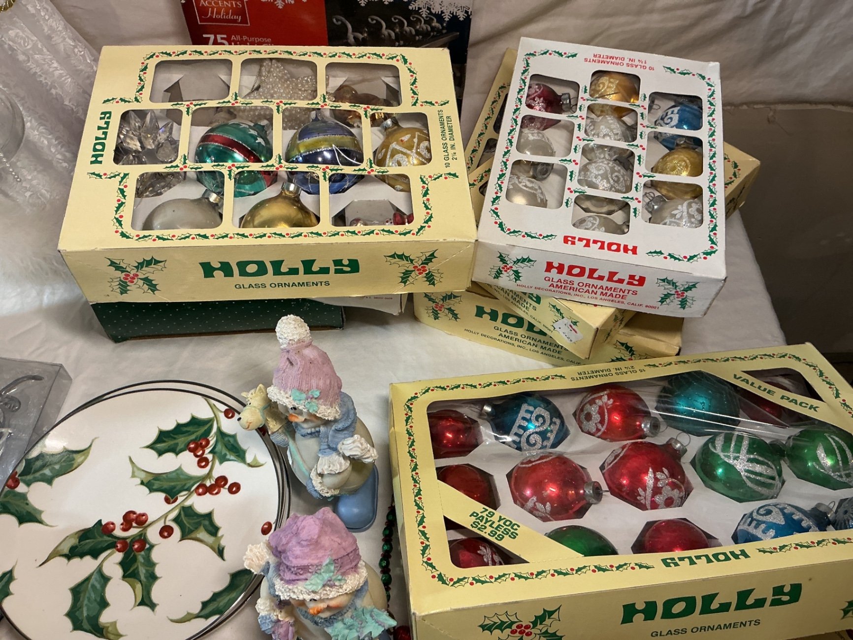 Assorted Christmas Decorations and Ornaments - image 5 of 12