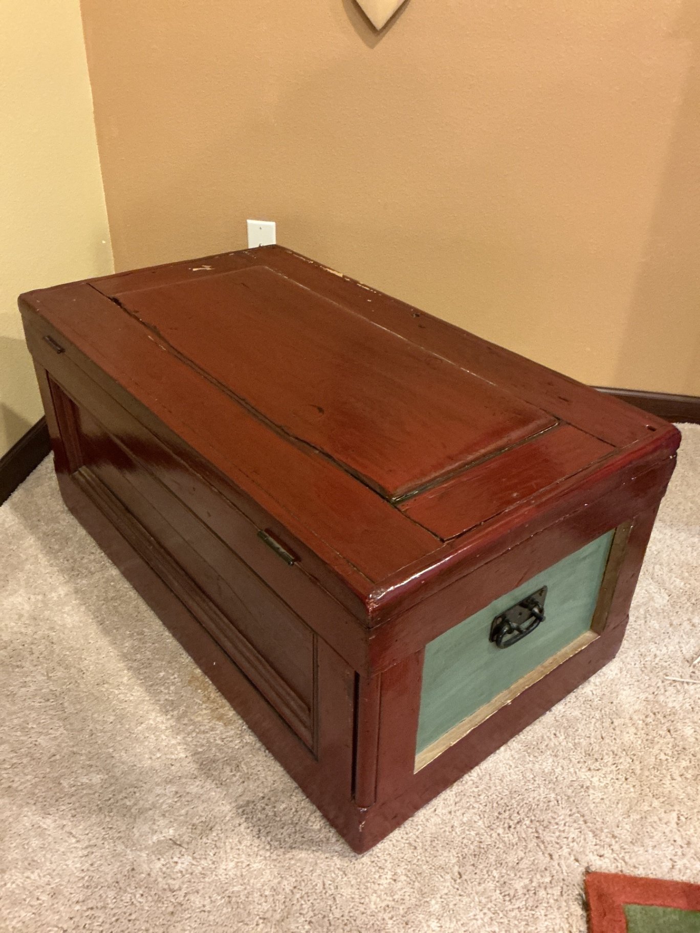 Wooden storage trunk with green paneling - image 6 of 6