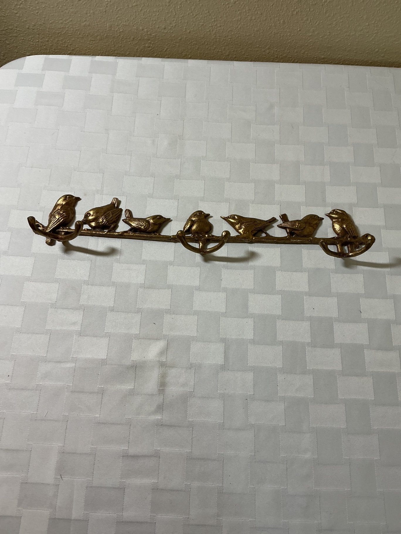 Bird-themed decorative hooks and birding books - image 3 of 5