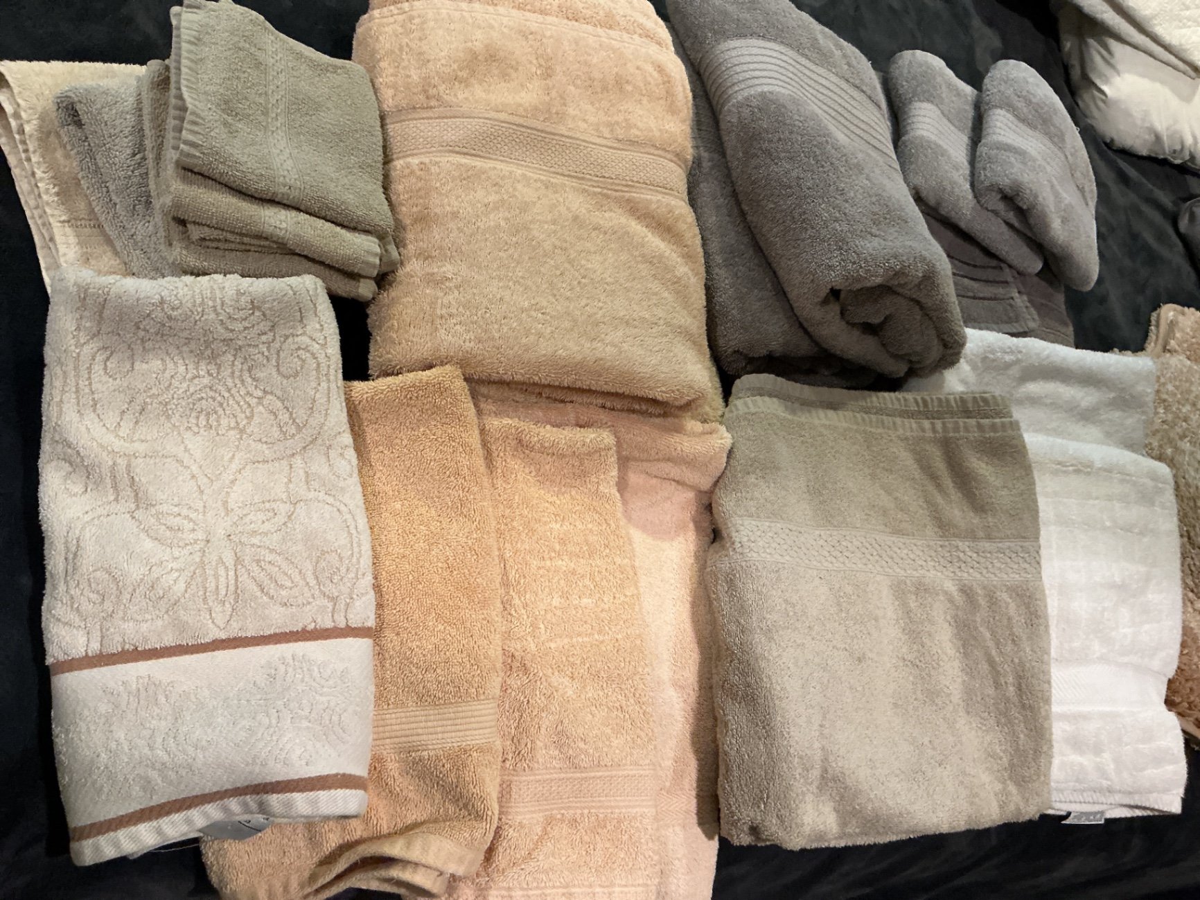 Neutral towel set  - image 1 of 6