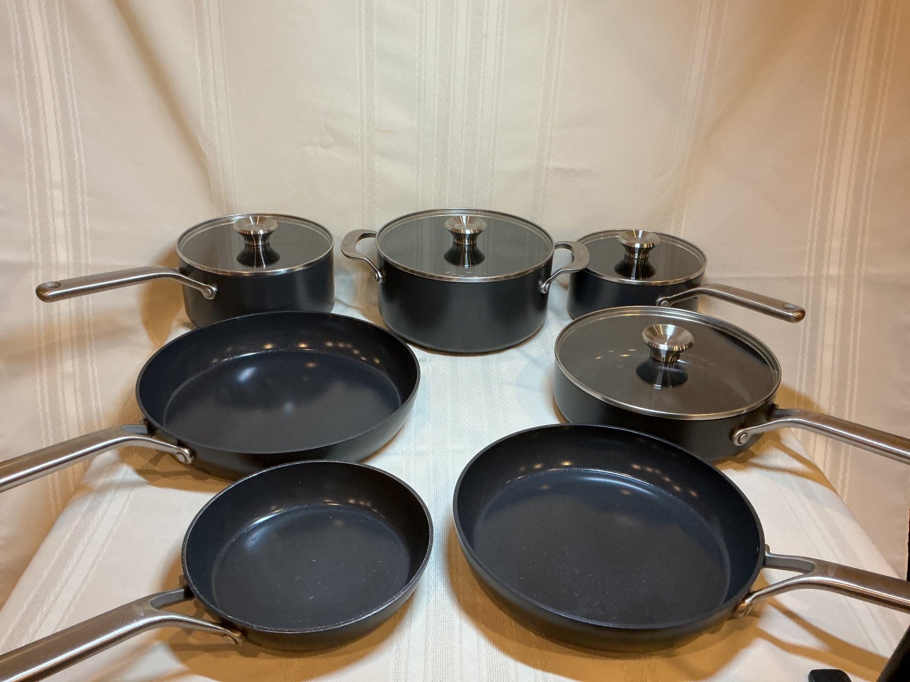 OXO nonstick cookware: frying pans and saucepans - image 1 of 6