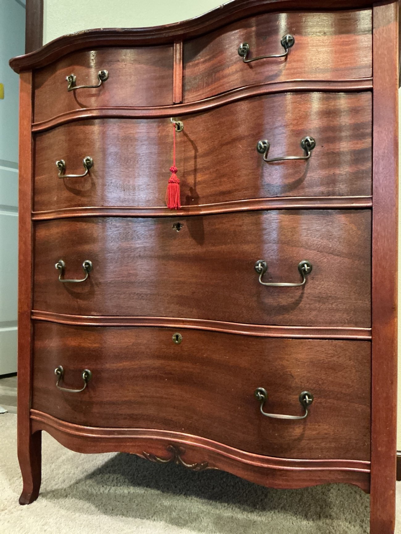 Vintage curved-front dresser with brass hardware - image 4 of 8