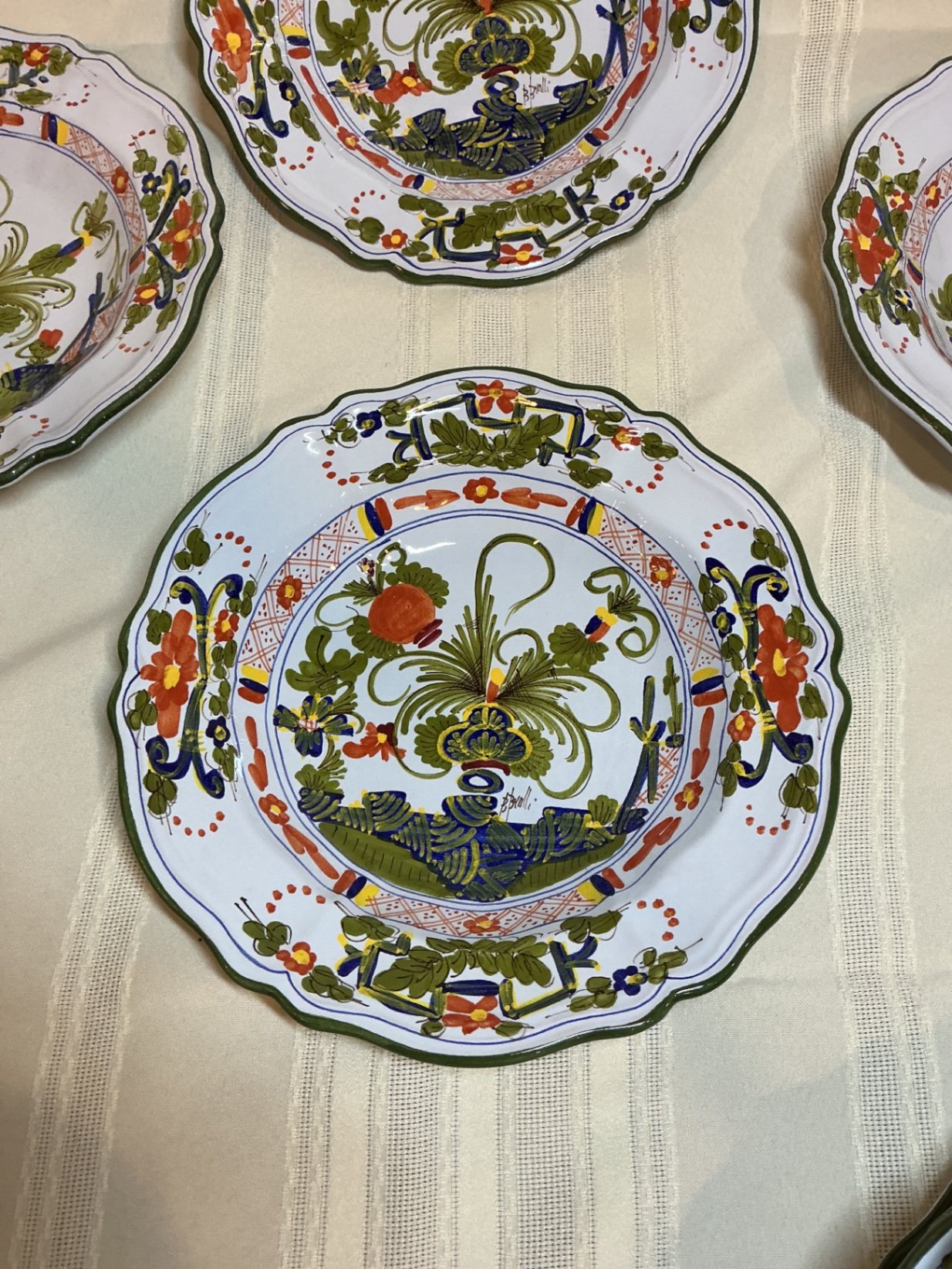 Hand-painted Italian ceramic plates and bowls, Biordi - image 4 of 5