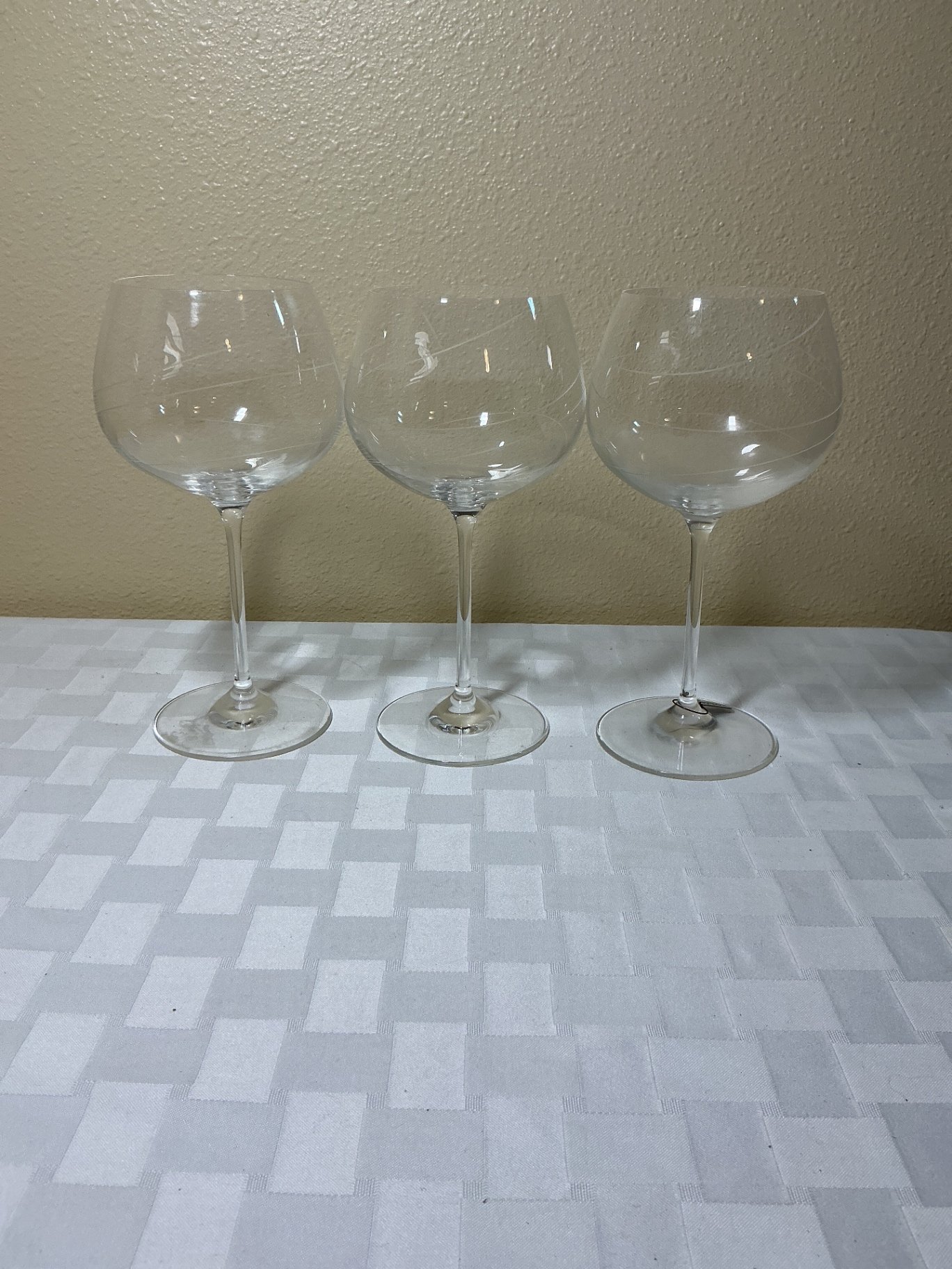 Wine glasses with accessory kit - image 4 of 8