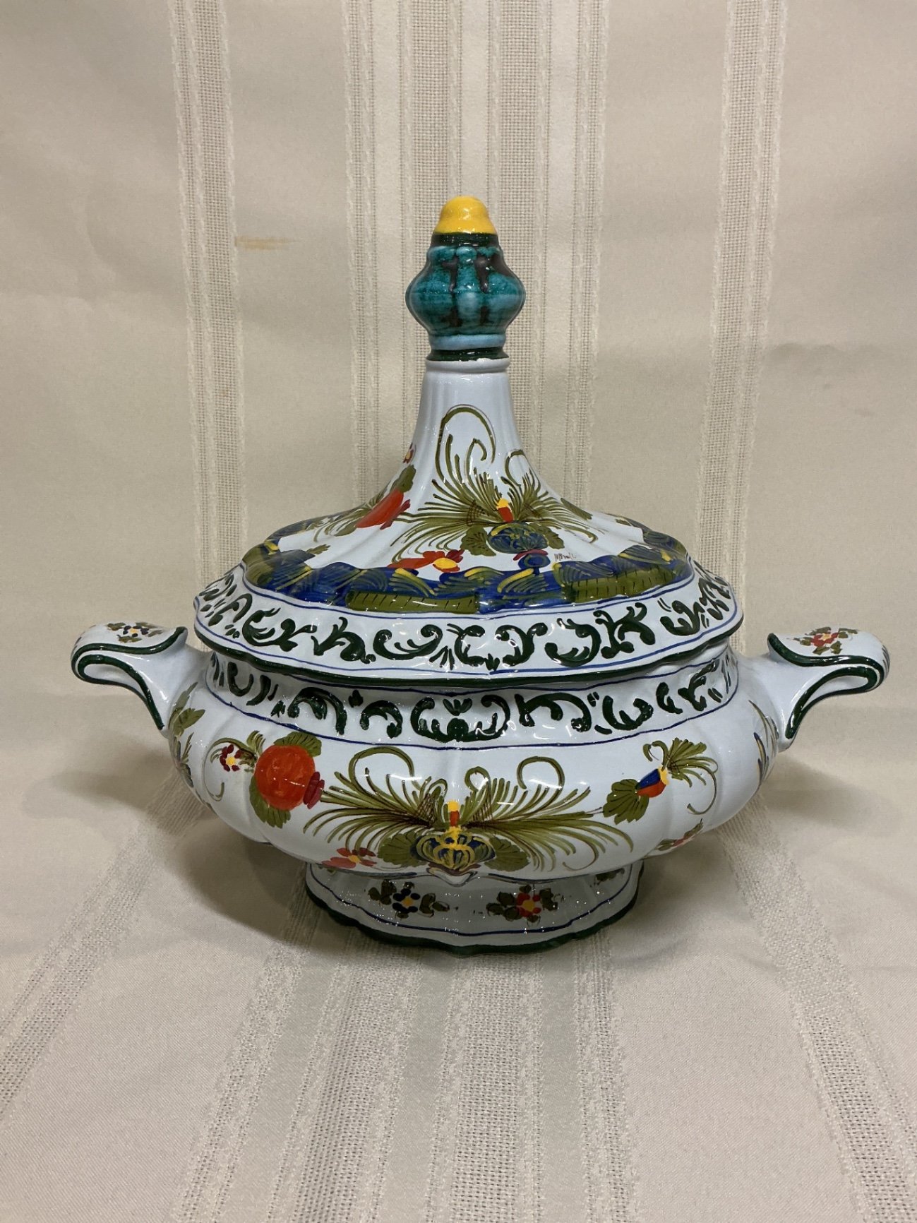 BIORDI Italian Majolica Lidded Tureen with Matching Decorative Boxes - image 2 of 5