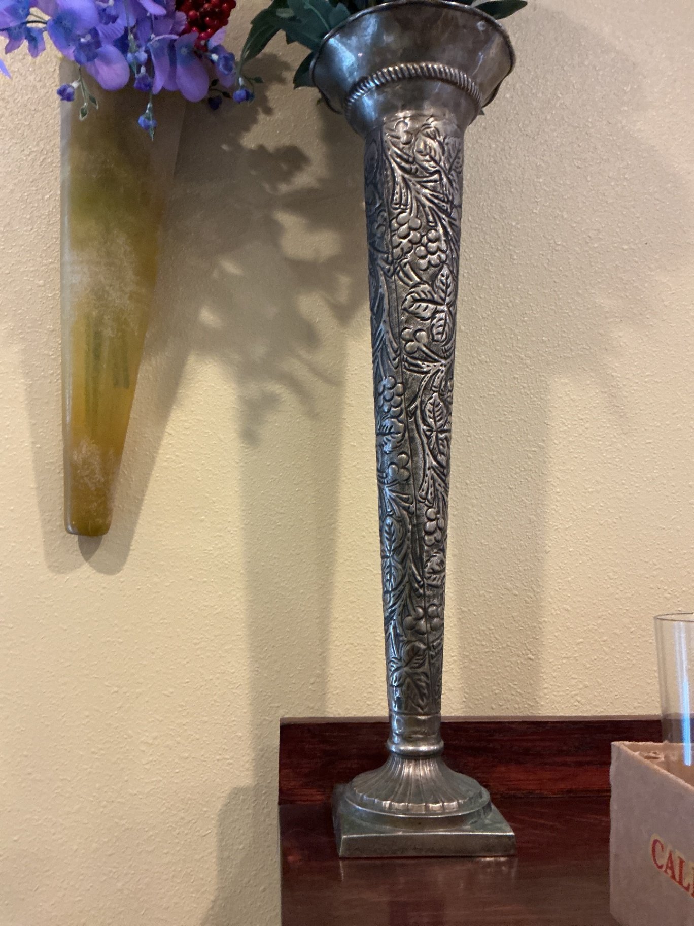 Decorative vases with floral arrangements - image 4 of 6