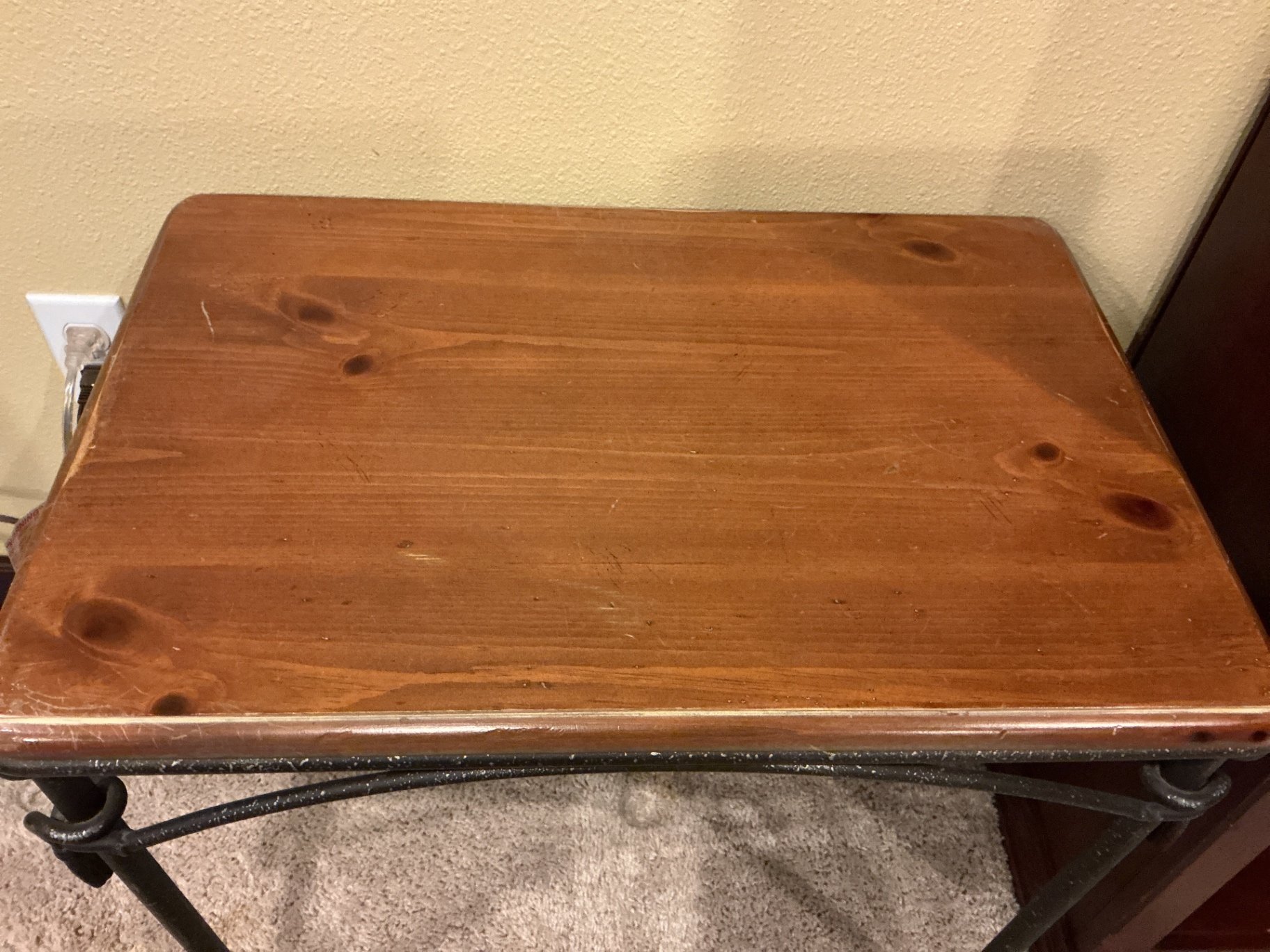 Side table with decorative lamp - image 4 of 4