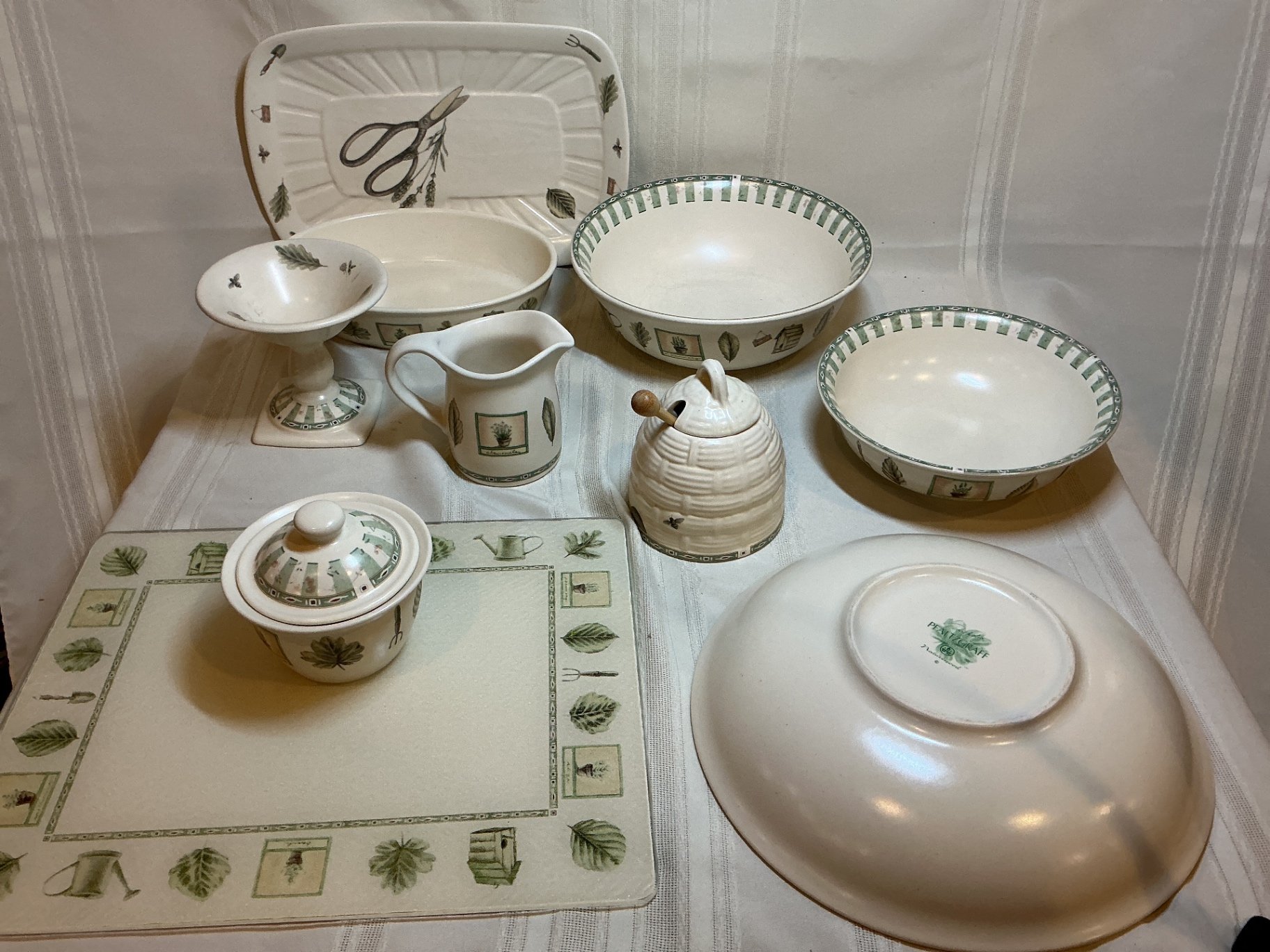 Pfaltzgraff Naturewood Pattern Dinnerware Set with Serving Pieces and table linens - image 4 of 9