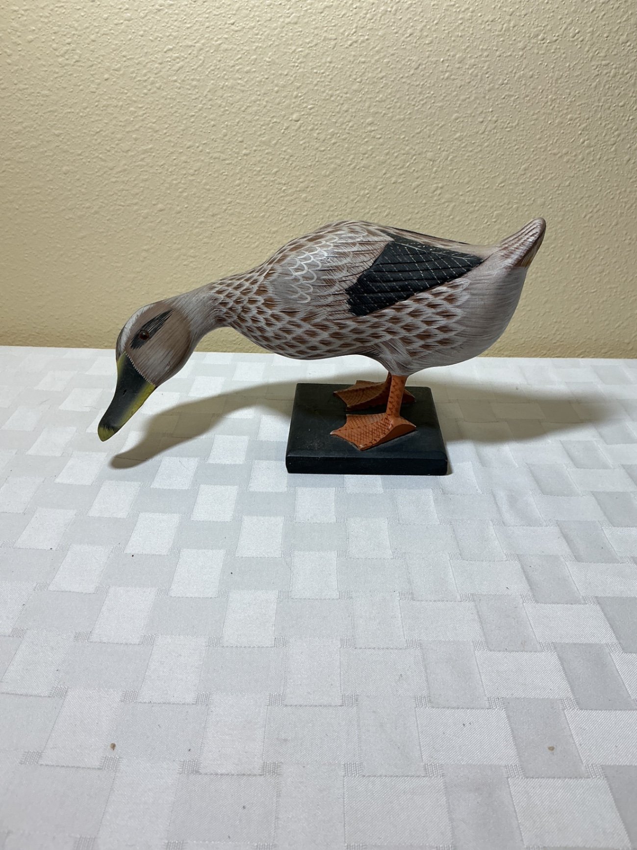 Animal Figurines and Wolf Plate Decor - image 4 of 8