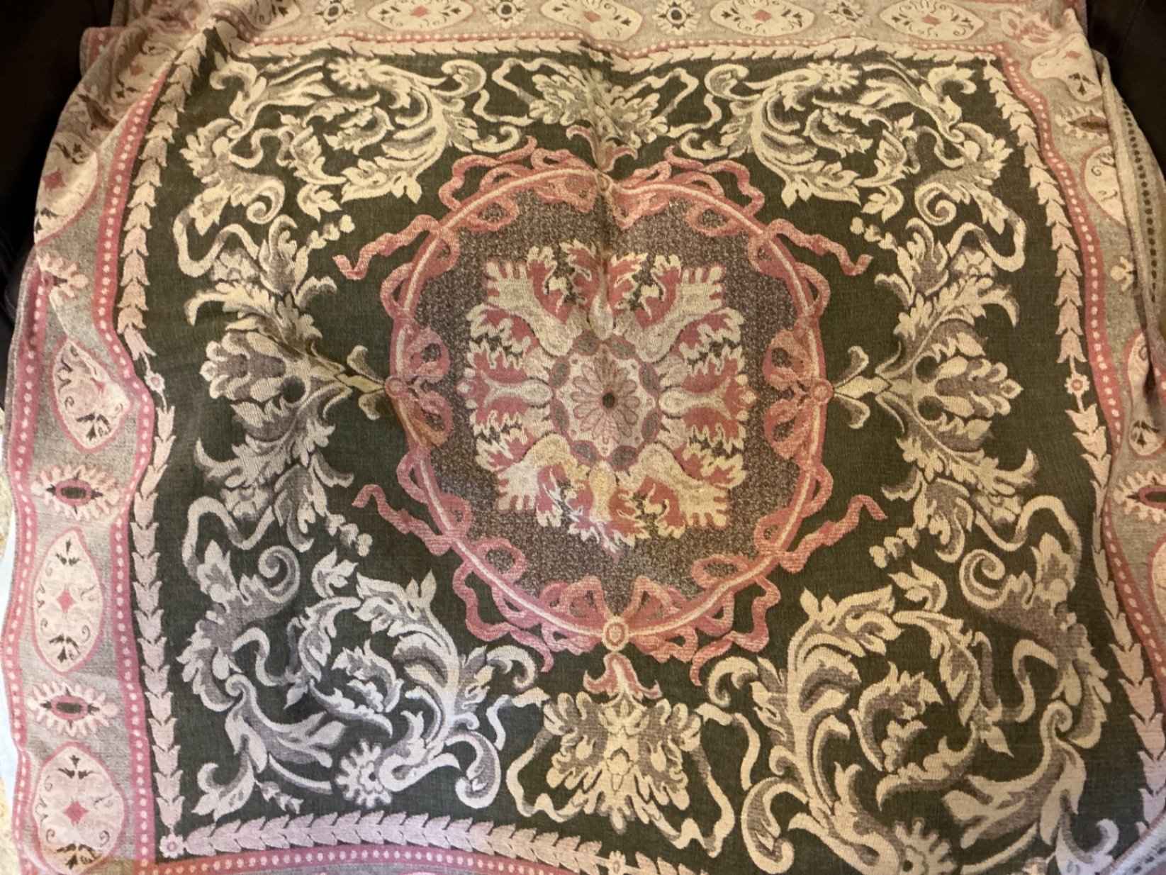 Floral quilt, chenille throw, Woven textiles - image 5 of 9