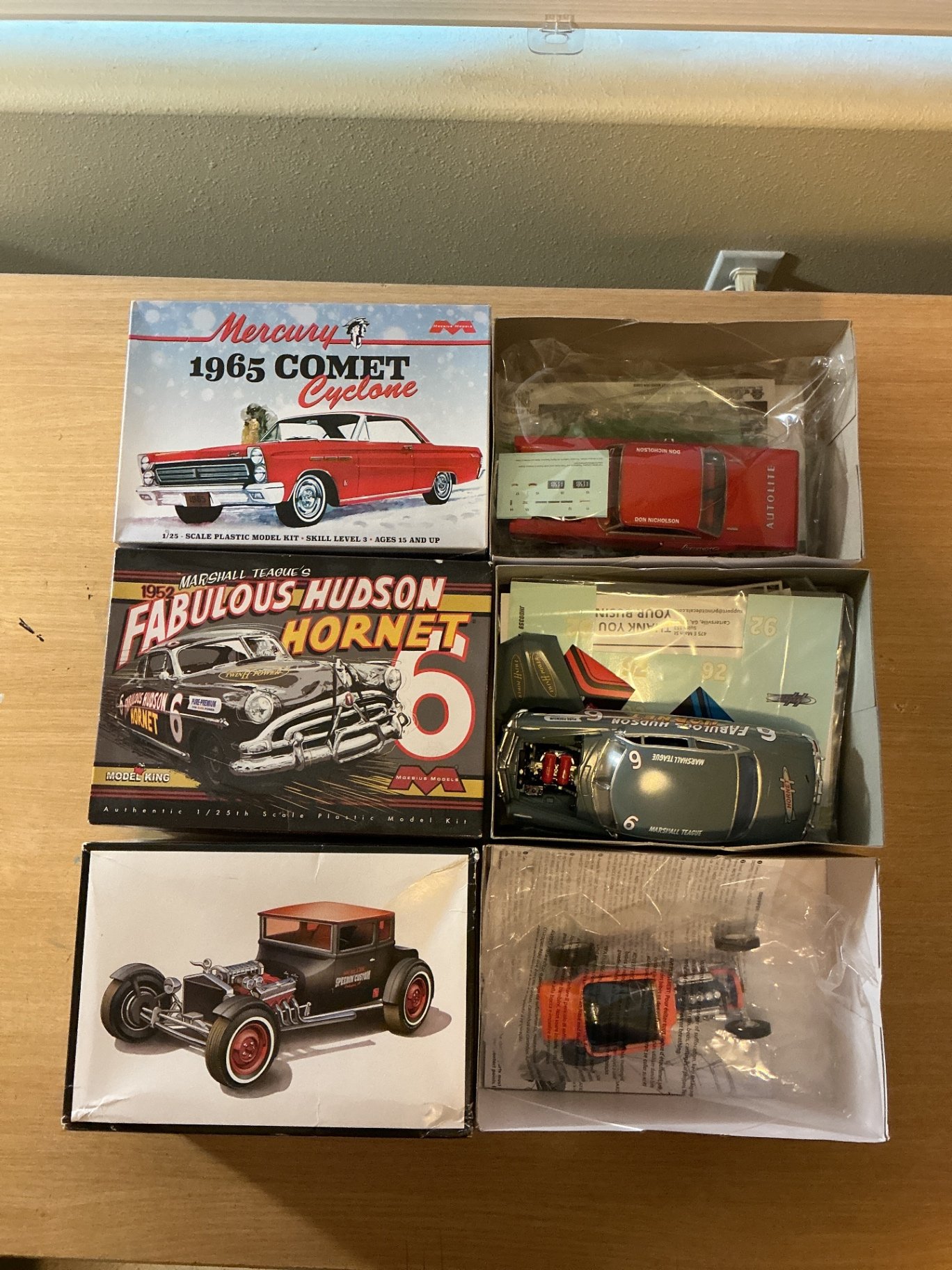Assorted vintage scale-model car kits and die-cast cars - image 1 of 16
