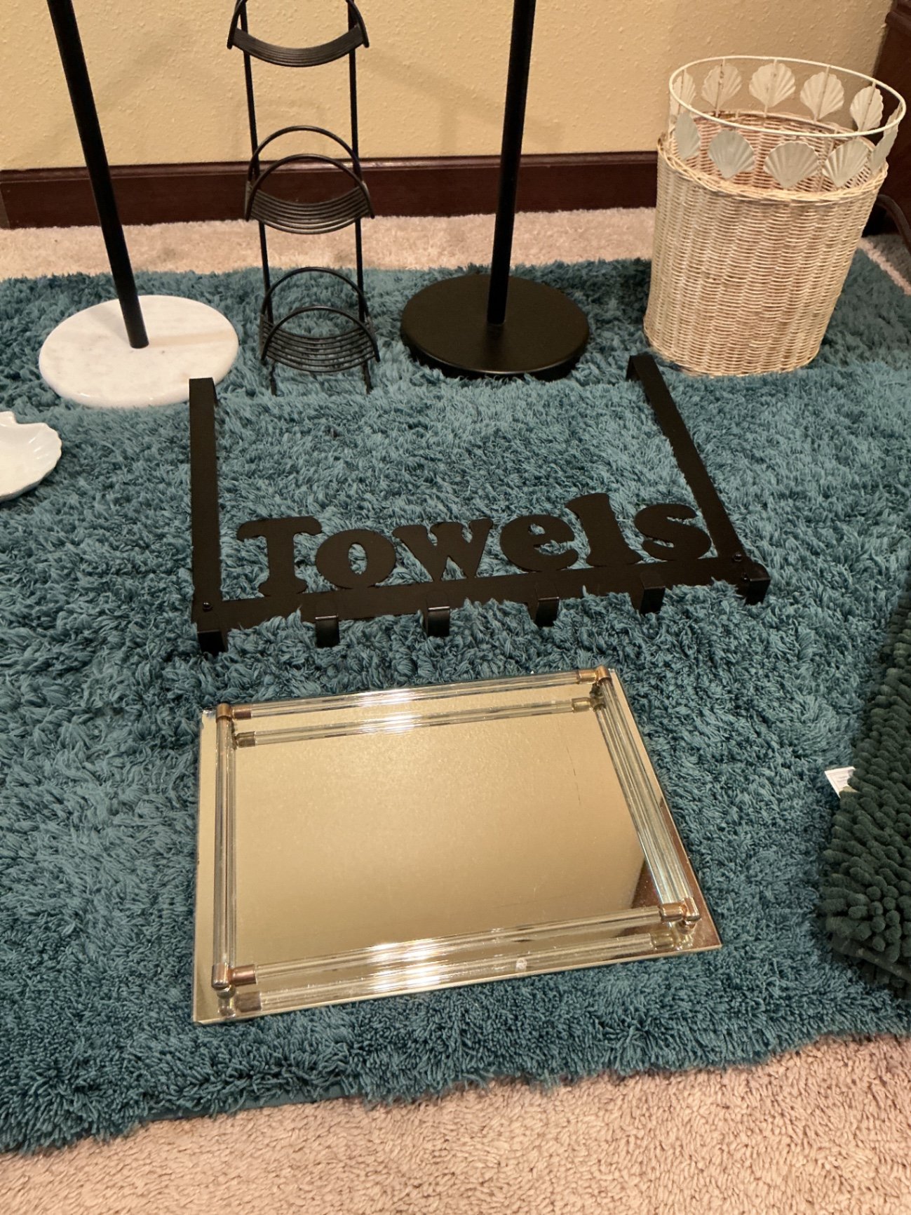 Bathroom towel stands and accessories set - image 2 of 4