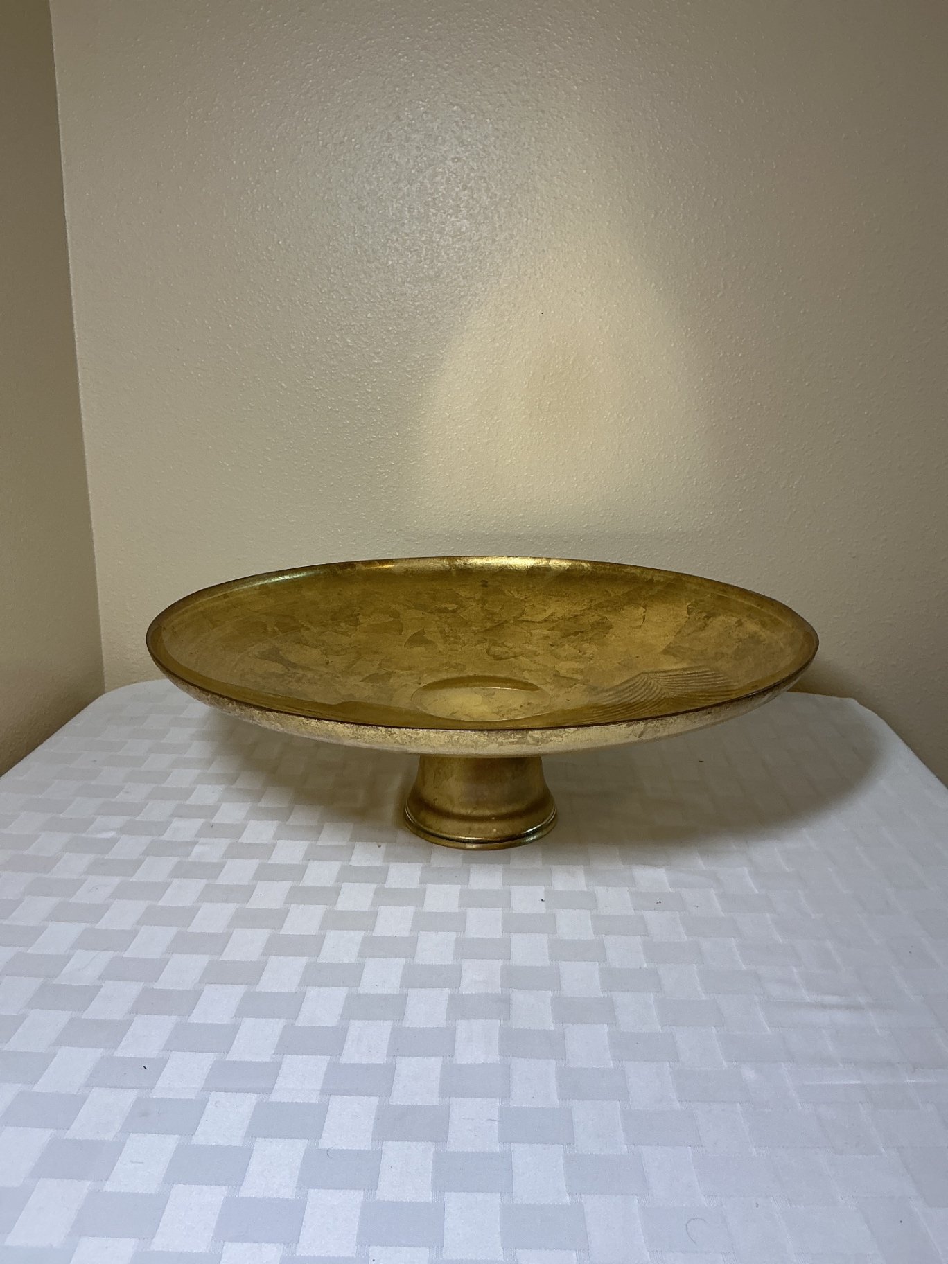 Pineapple-Design Table Lamp and Gold Pedestal Bowl - image 4 of 6
