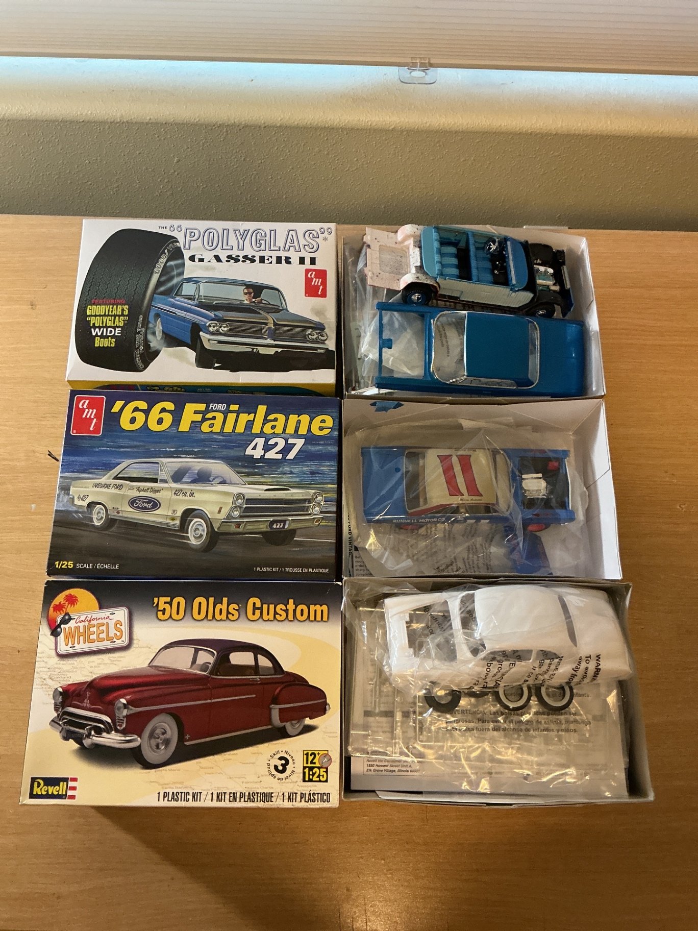 Assorted vintage scale-model car kits and die-cast cars - image 3 of 16