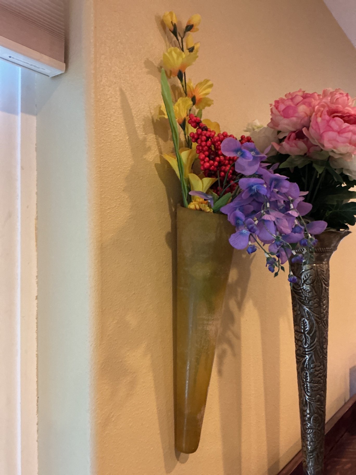 Decorative vases with floral arrangements - image 3 of 6