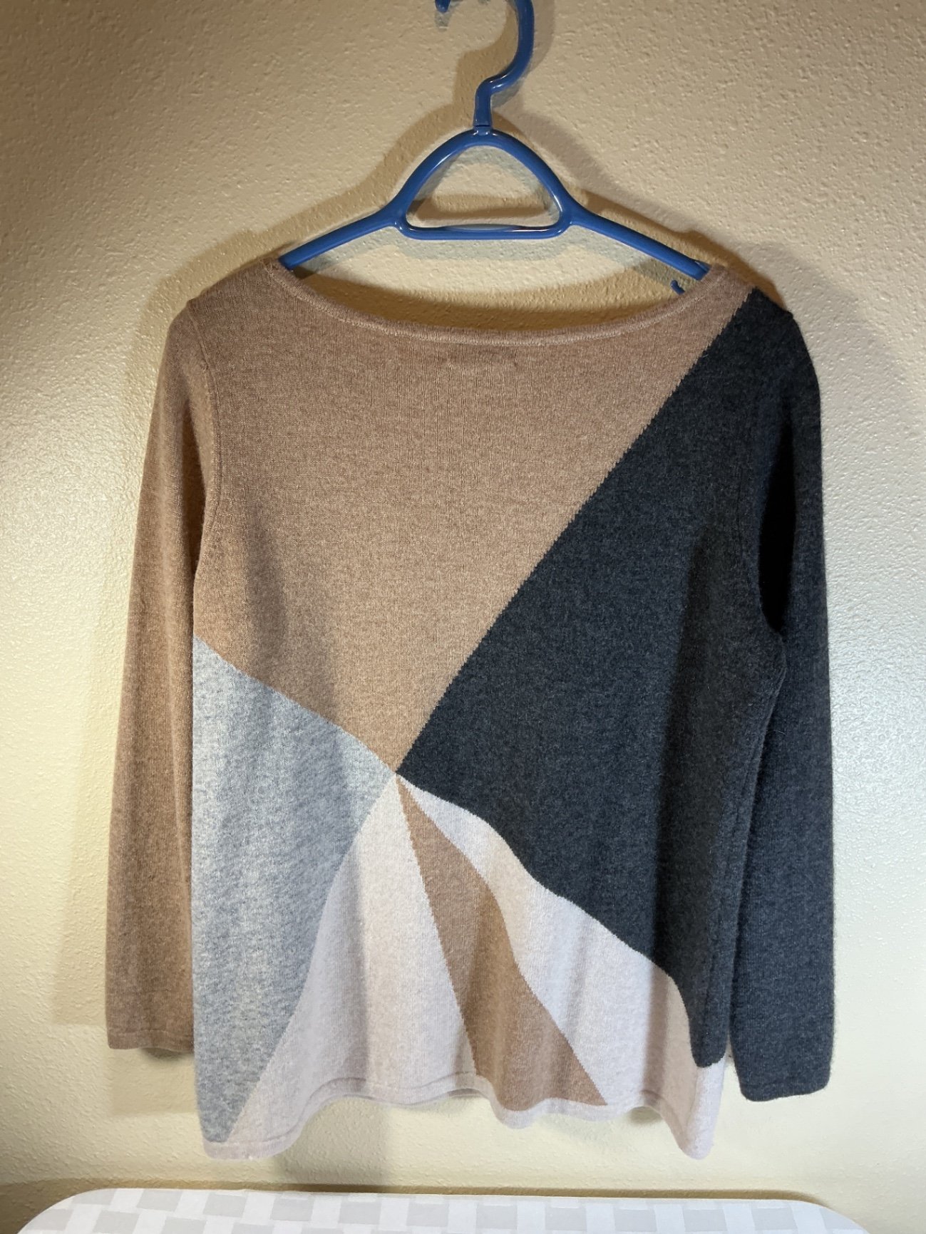 Woman’s Cashmere and more - image 2 of 15