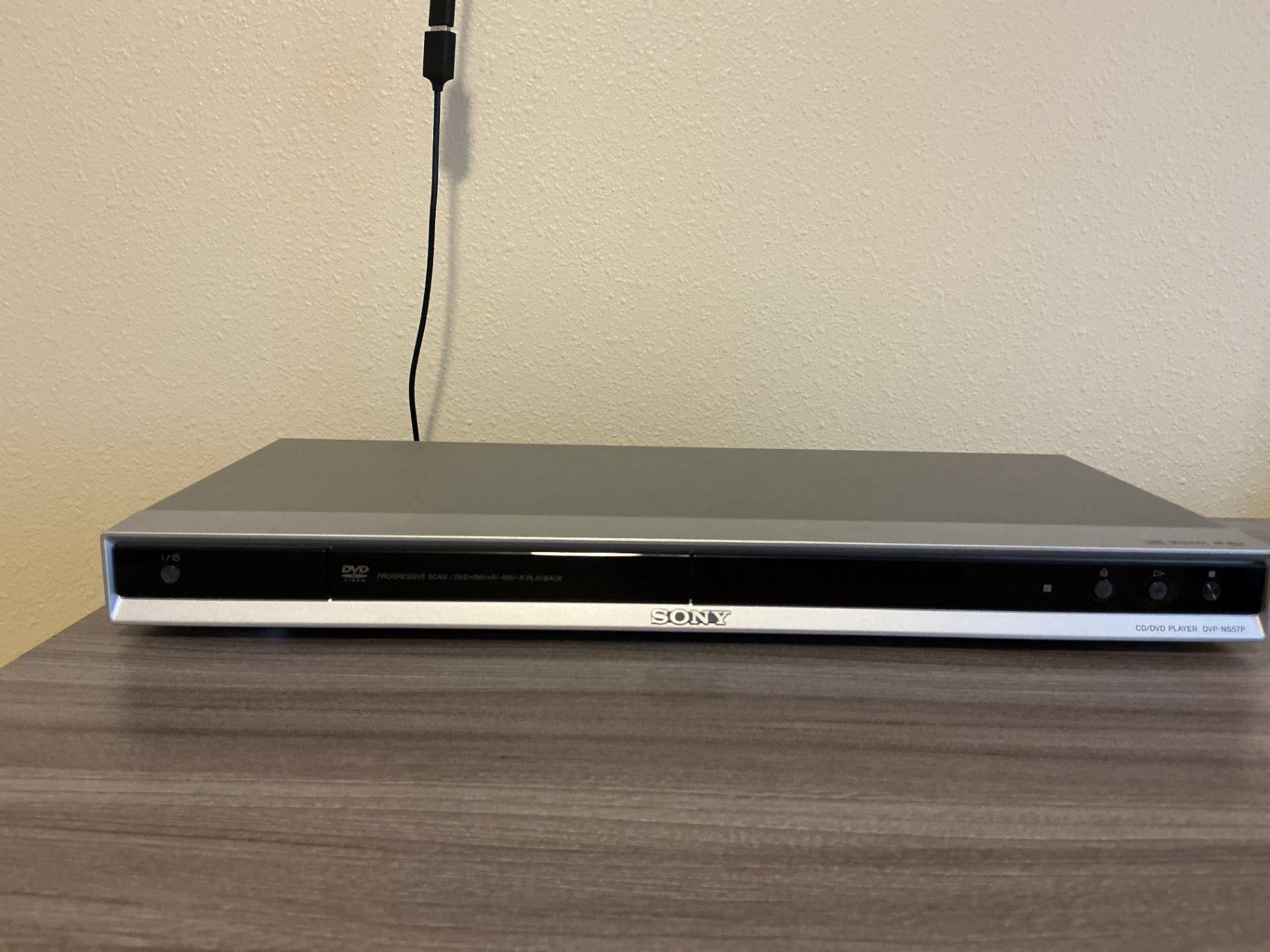 Wall-mounted LG TV with Sony DVD Player - image 4 of 5