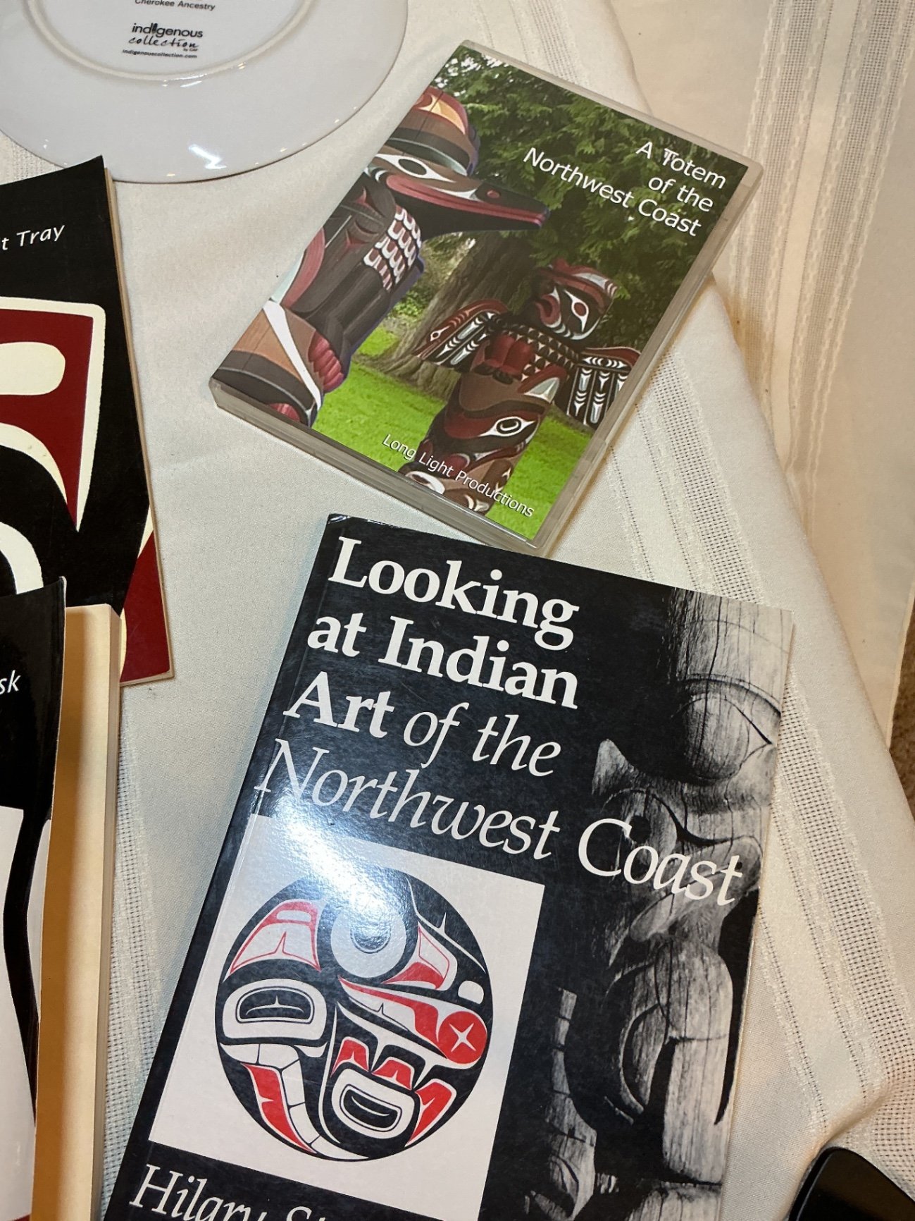 Northwest Coast Indigenous Art Books and Totem Pole Themed Tableware - image 8 of 8