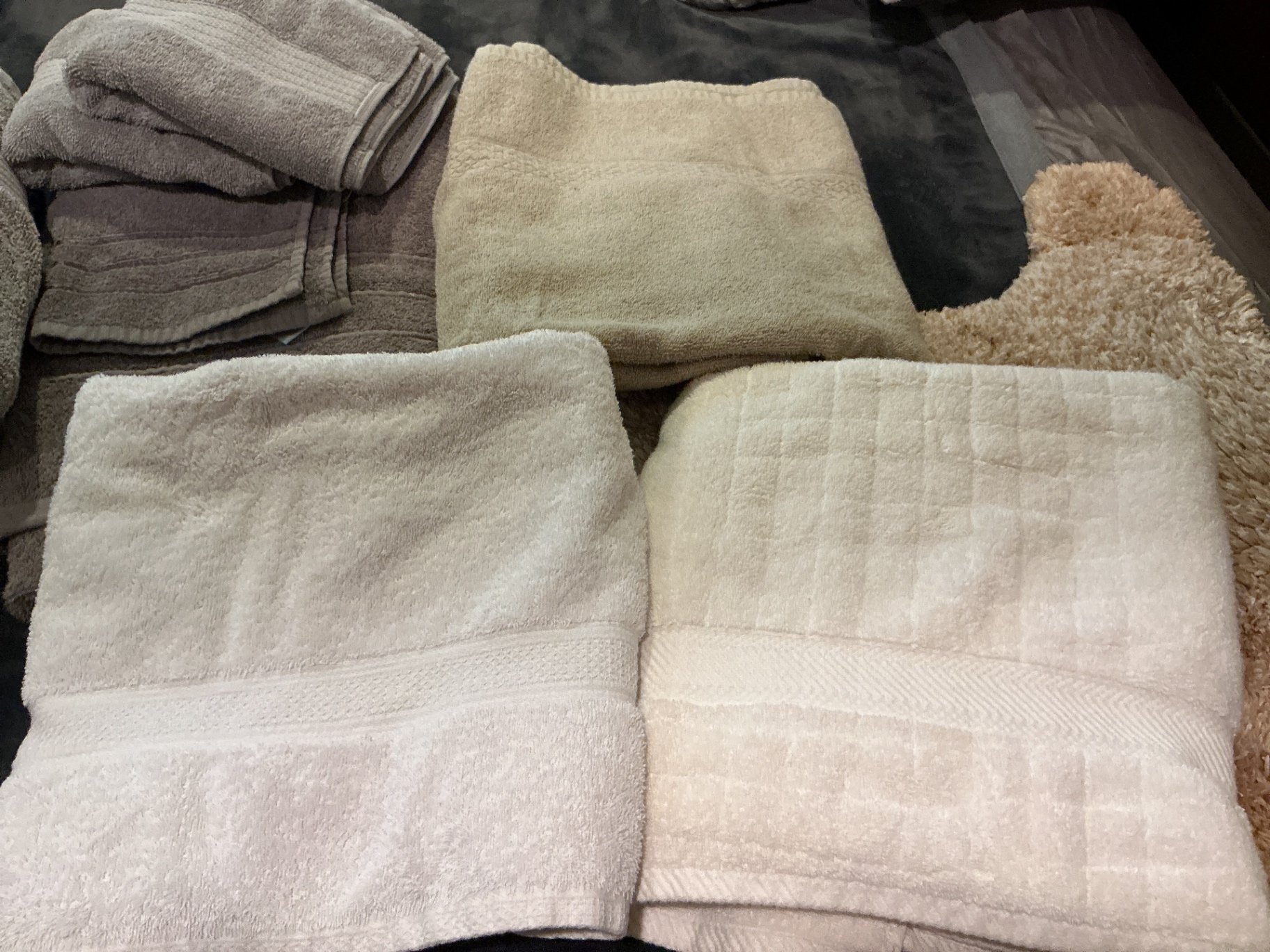 Neutral towel set  - image 4 of 6