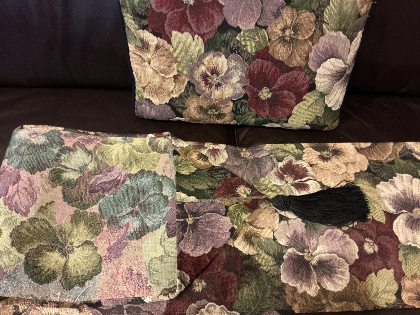 Floral quilt, chenille throw, Woven textiles - image 9 of 9