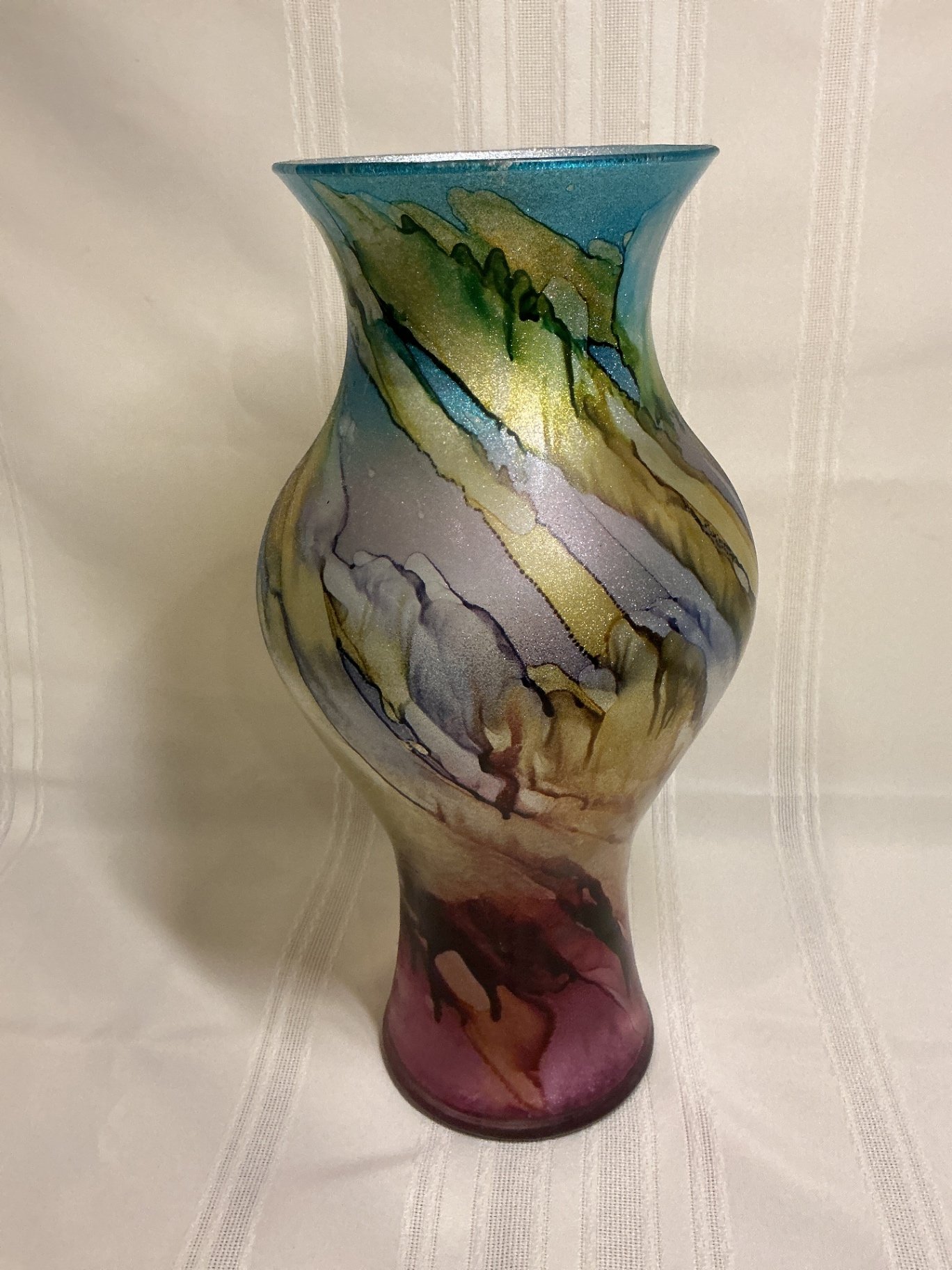 Hand blown multicolored art glass vase and iridescent ruffled bowl. - image 3 of 5