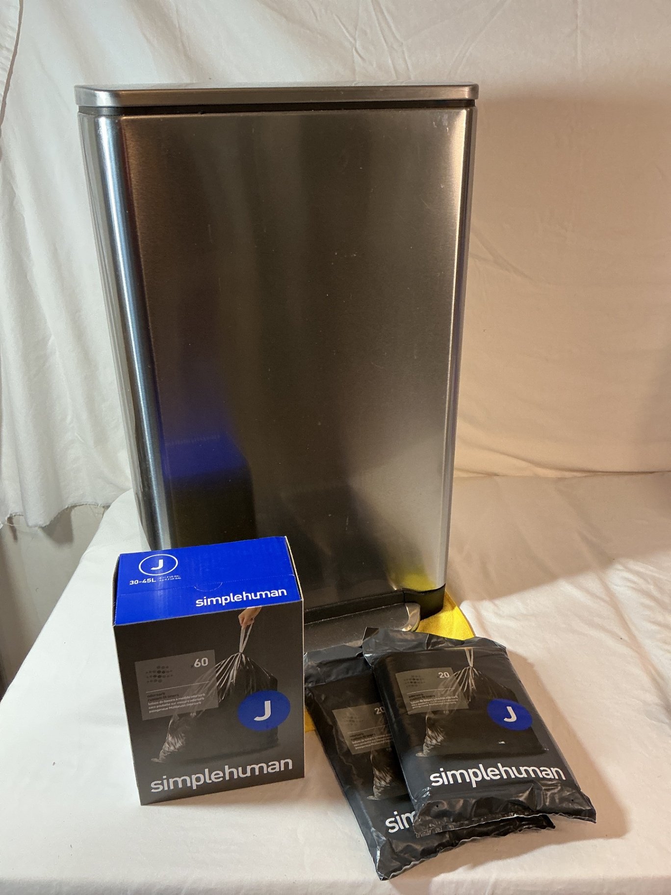 Cleaning equipment and supplies - image 2 of 5