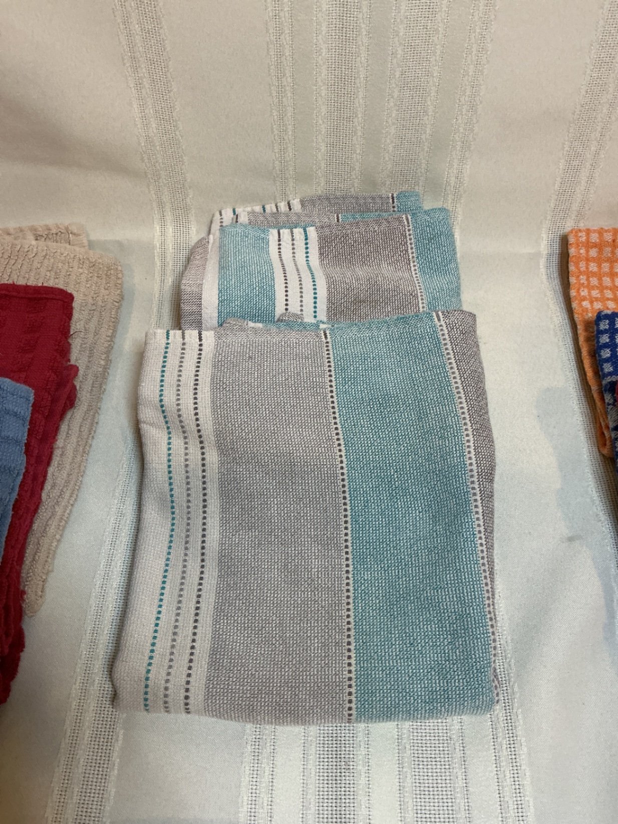 Assorted towels and kitchen linens  - image 3 of 4