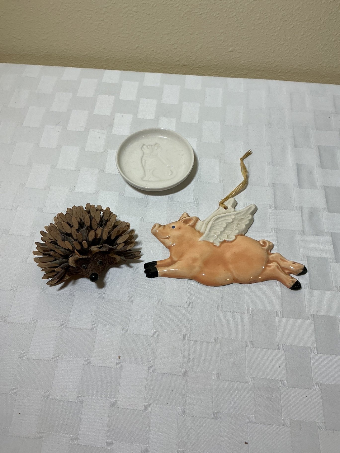 Animal Figurines and Wolf Plate Decor - image 8 of 8