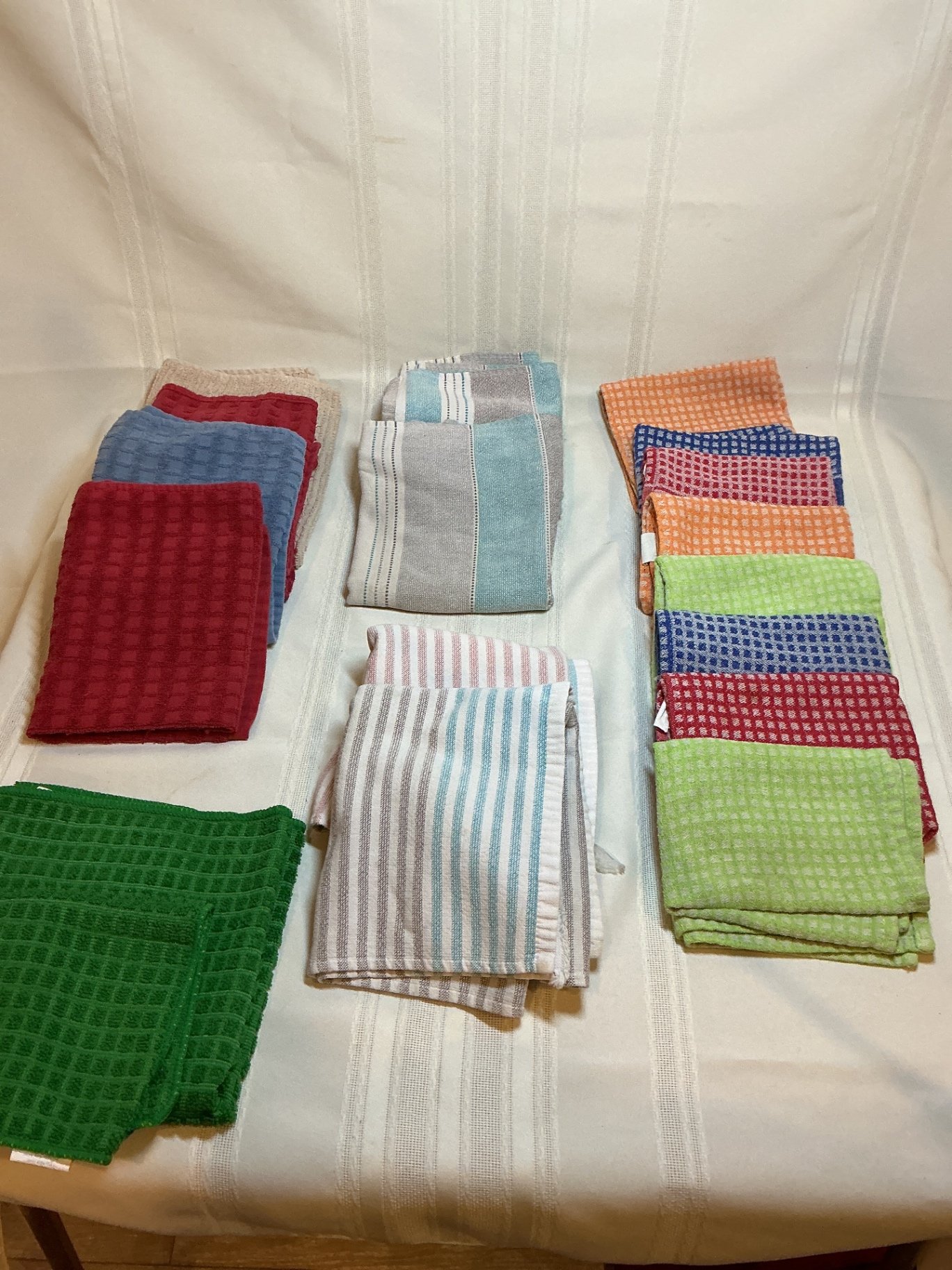 Assorted towels and kitchen linens  - image 1 of 4