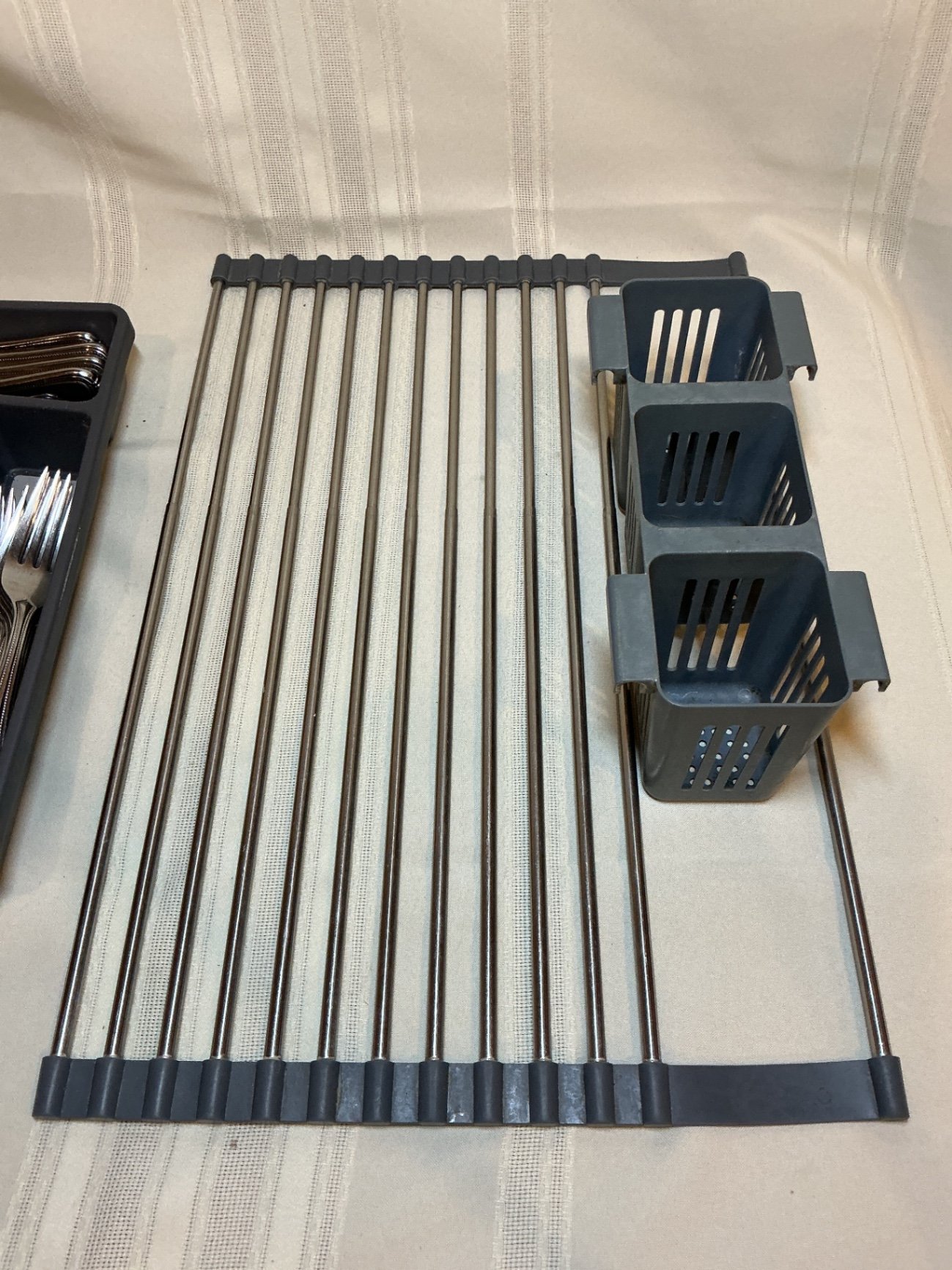 Oneida Flatware Set and Drying Rack - image 4 of 4