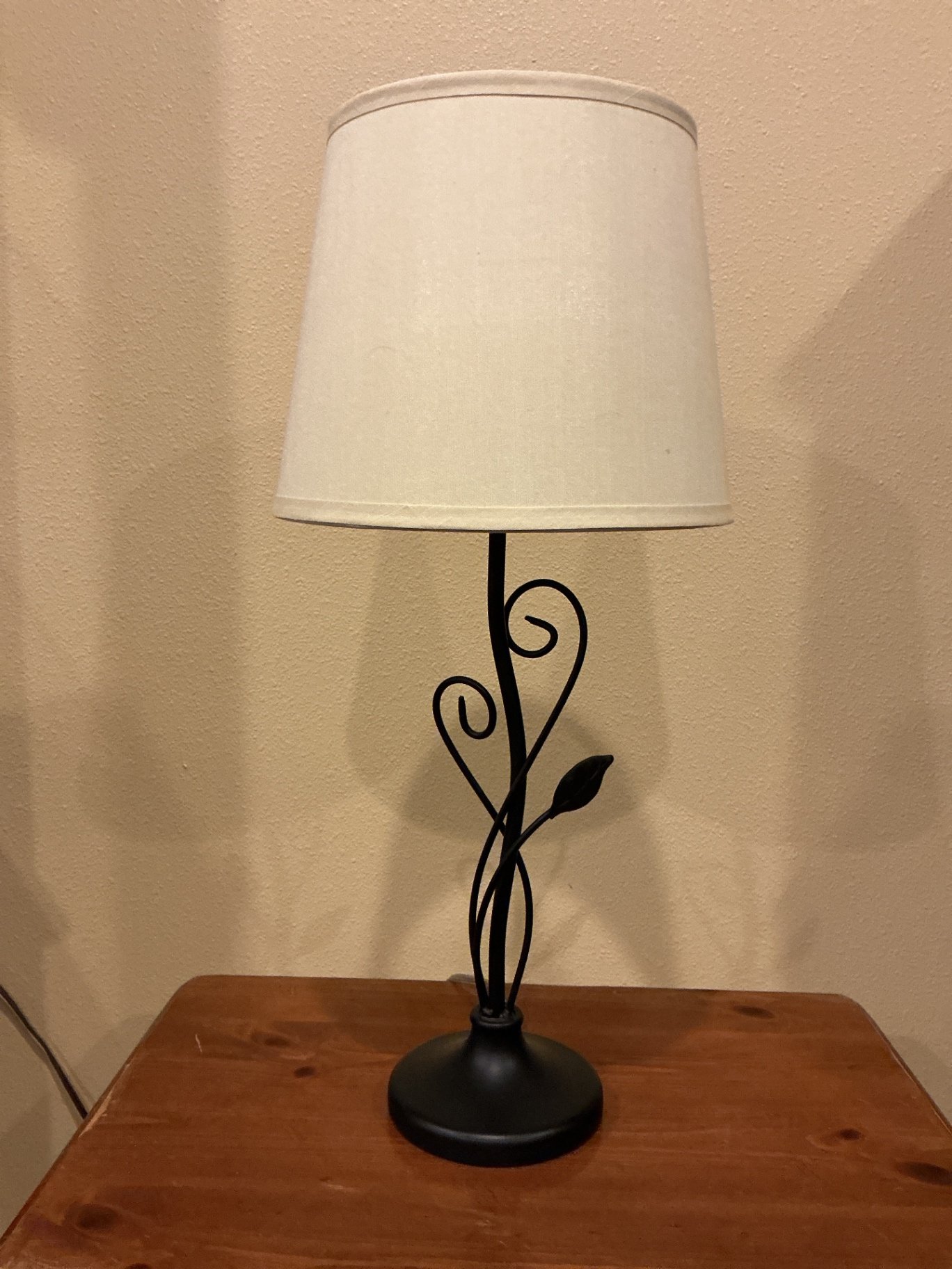 Side table with decorative lamp - image 2 of 4