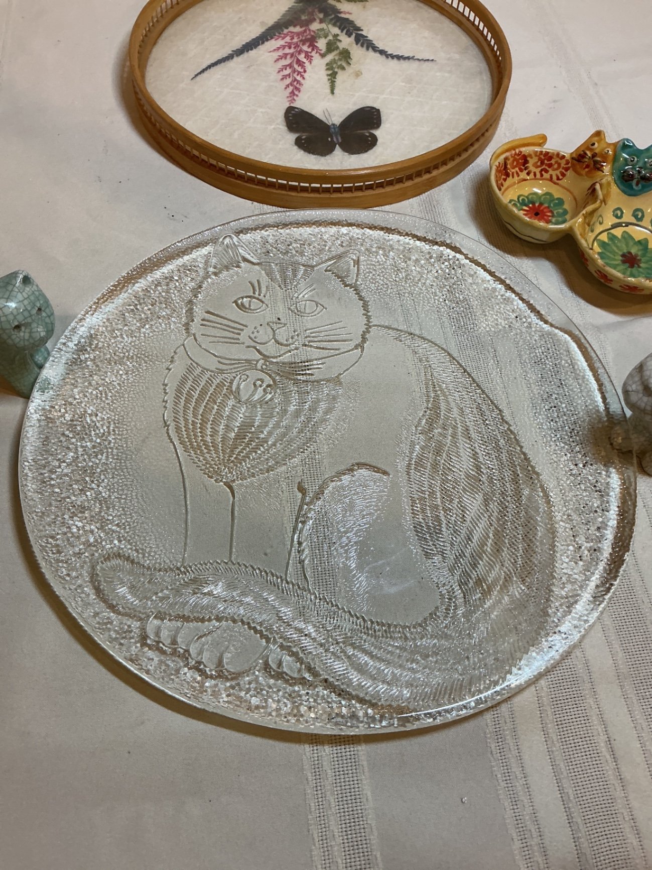 Cat-themed decorative ceramic and glass decor - image 3 of 7