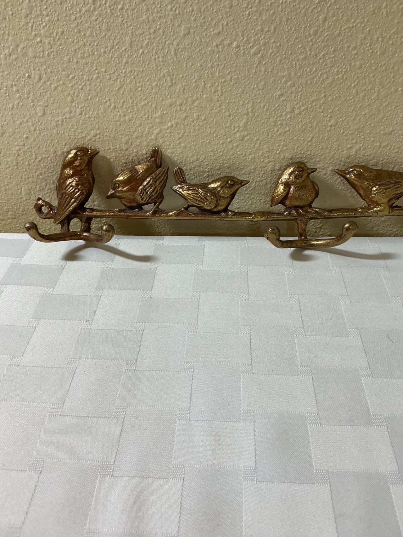 Bird-themed decorative hooks and birding books - image 4 of 5