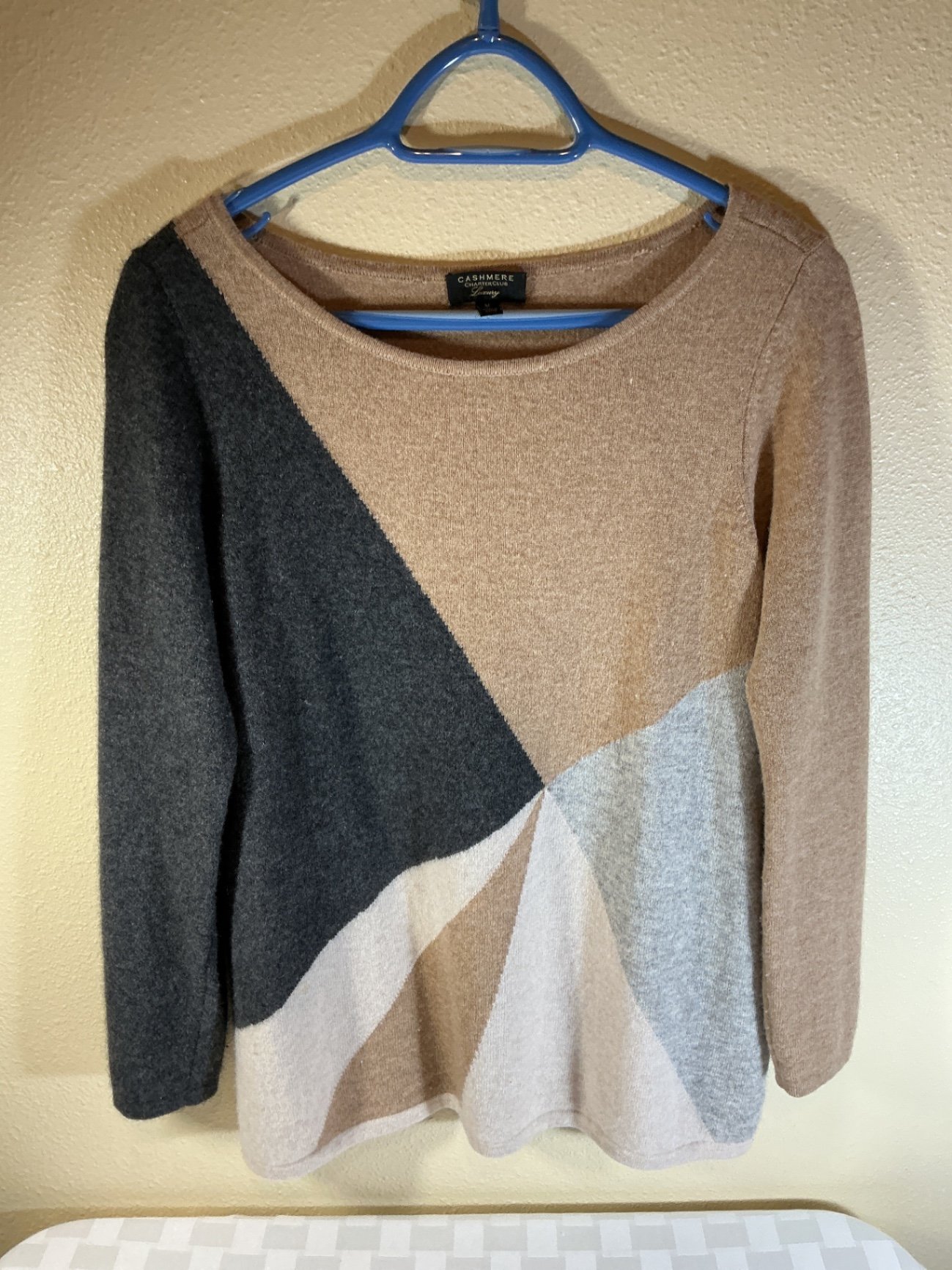 Woman’s Cashmere and more - image 1 of 15