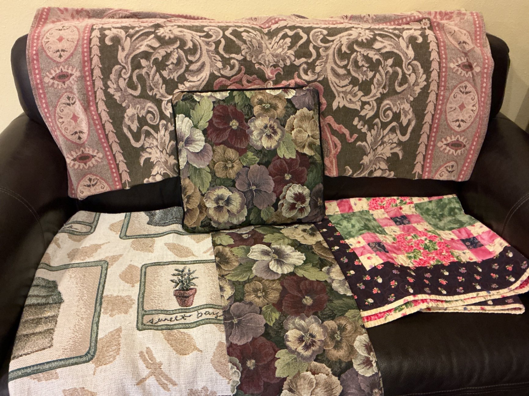 Floral quilt, chenille throw, Woven textiles - image 1 of 9