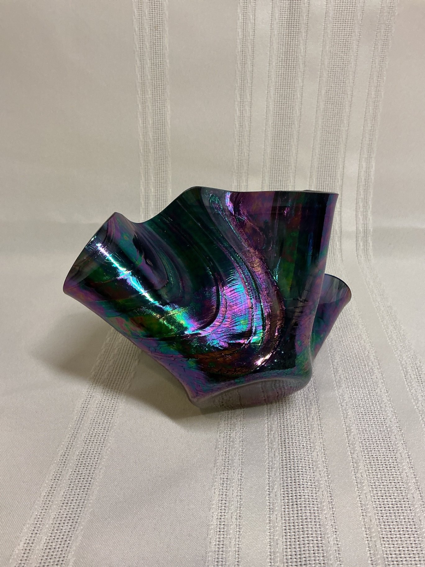 Hand blown multicolored art glass vase and iridescent ruffled bowl. - image 5 of 5