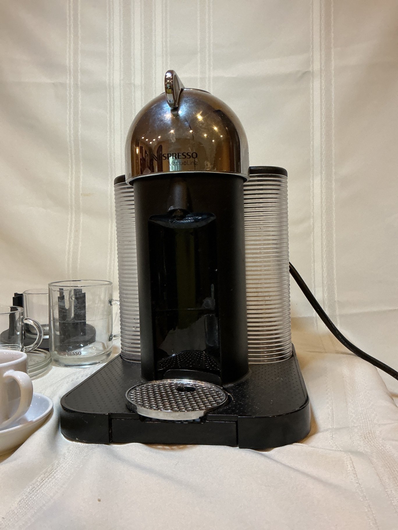 Nespresso espresso machine with electric frother and glassware - image 3 of 5