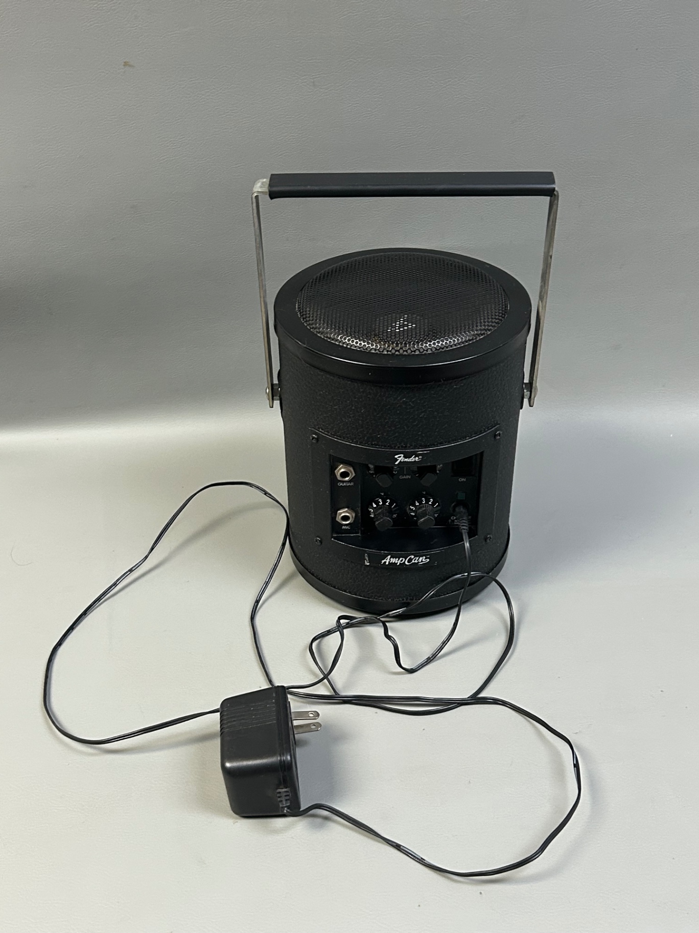Fender Amp Can PR 327 Guitar/Mic Amplifier - image 5 of 5